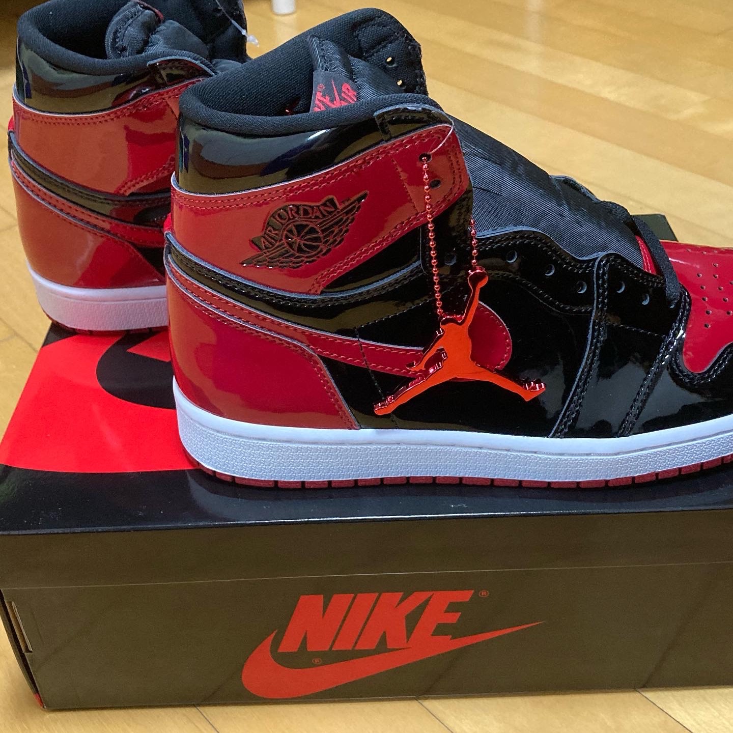 Jordan 1 Retro High OG Patent Bred 착용 스타일 - 2