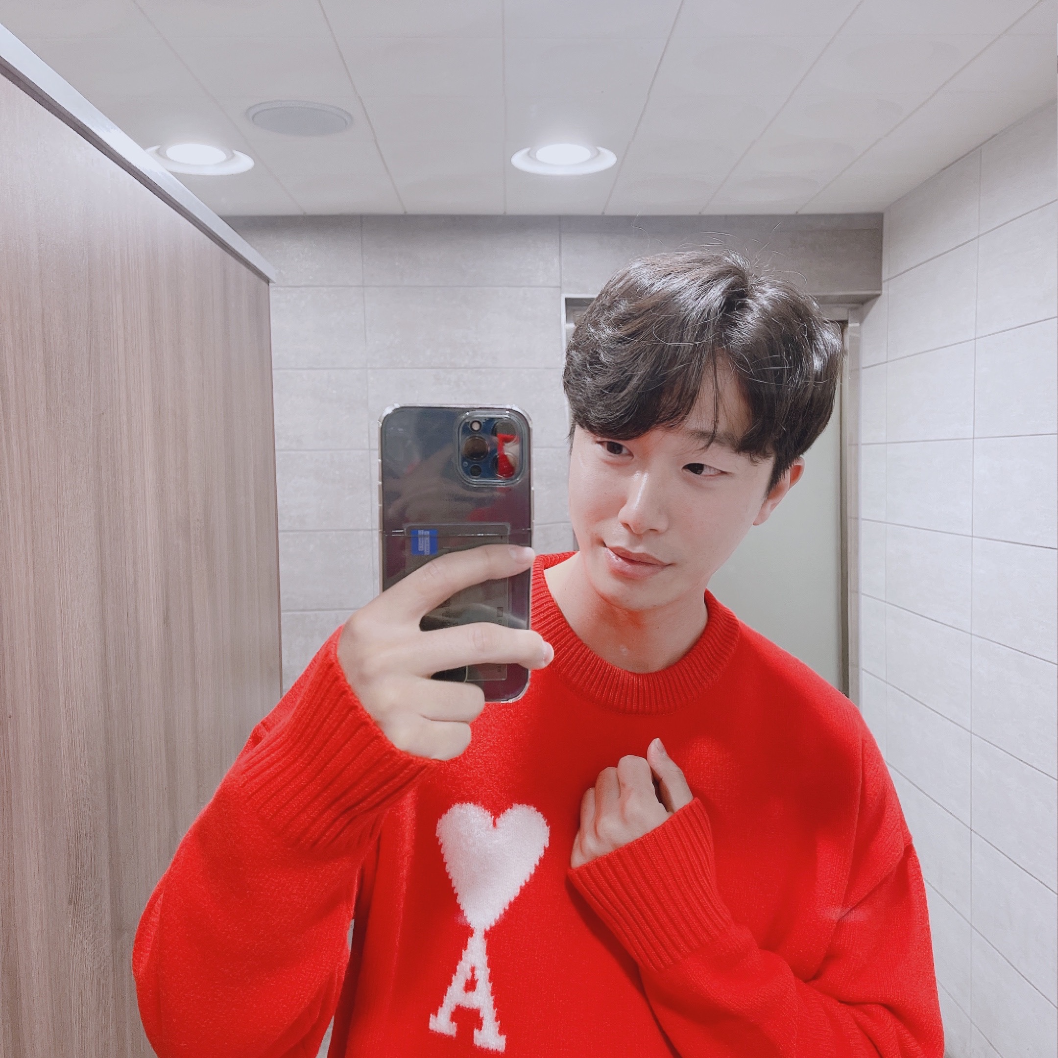 AMI de Coeur Oversize Intarsia Sweater Red - 21FW 착용 스타일