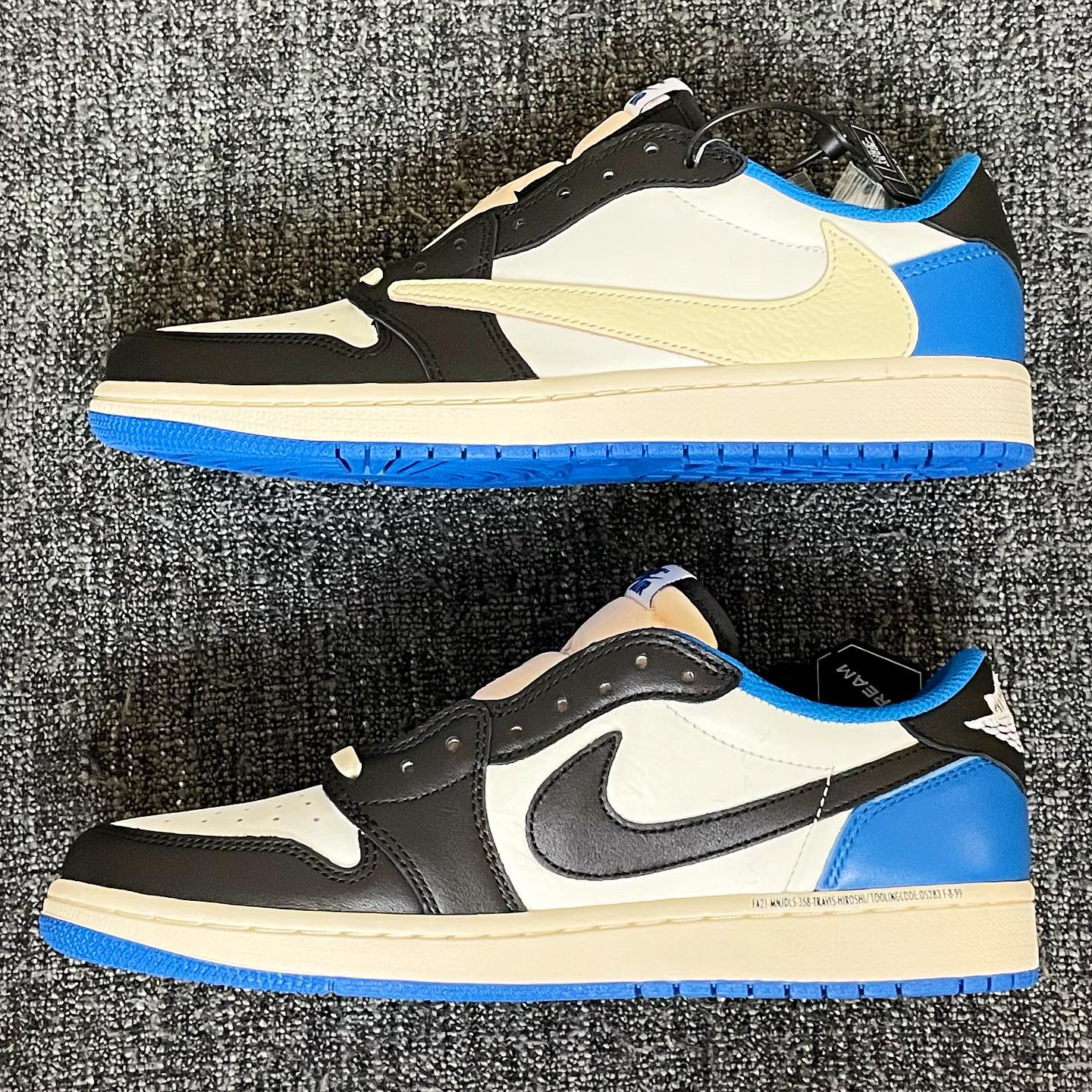 Jordan 1 x Travis Scott x Fragment Retro Low OG SP Military Blue 착용 스타일 - 2