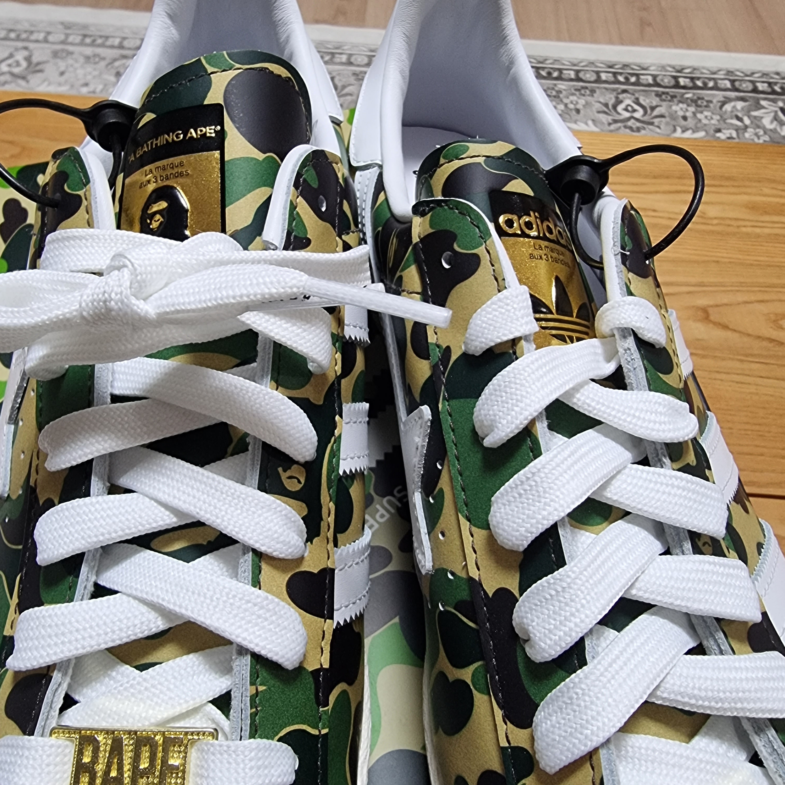 Adidas x BAPE Superstar 80s Green Camo 착용 스타일 - 4