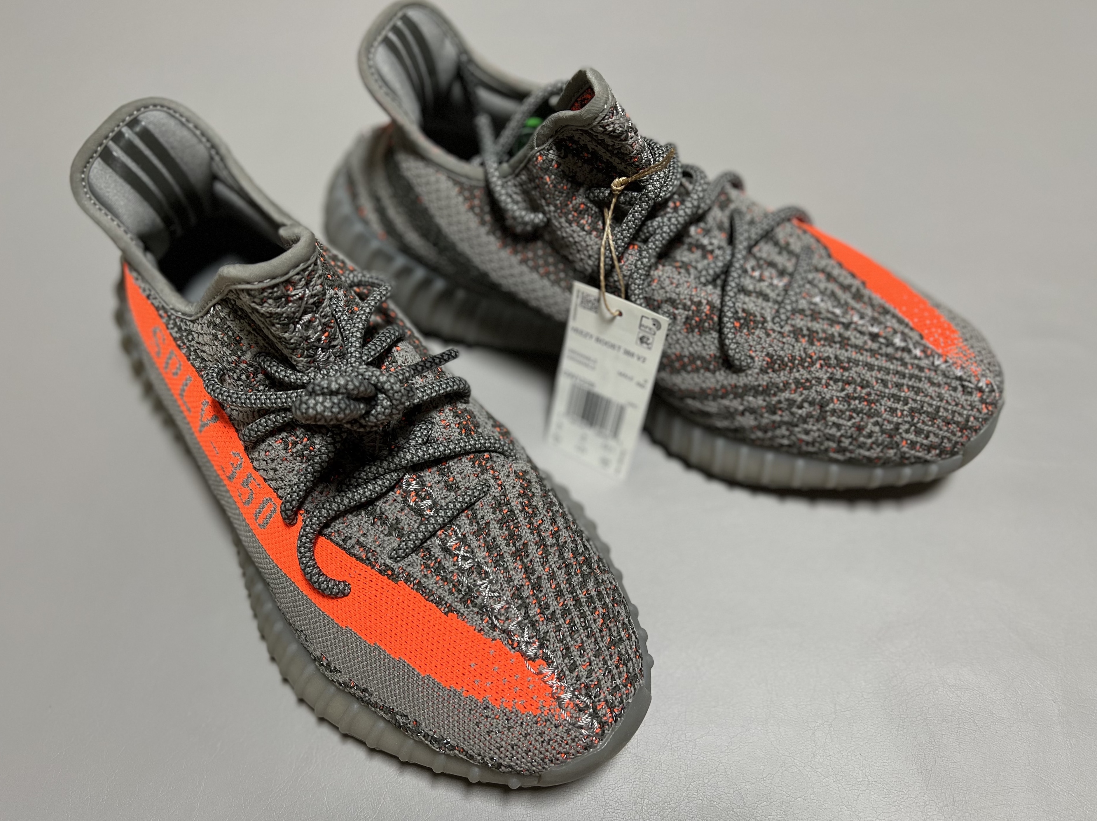 Adidas Yeezy Boost 350 V2 Beluga - Reflective 착용 스타일 - 3
