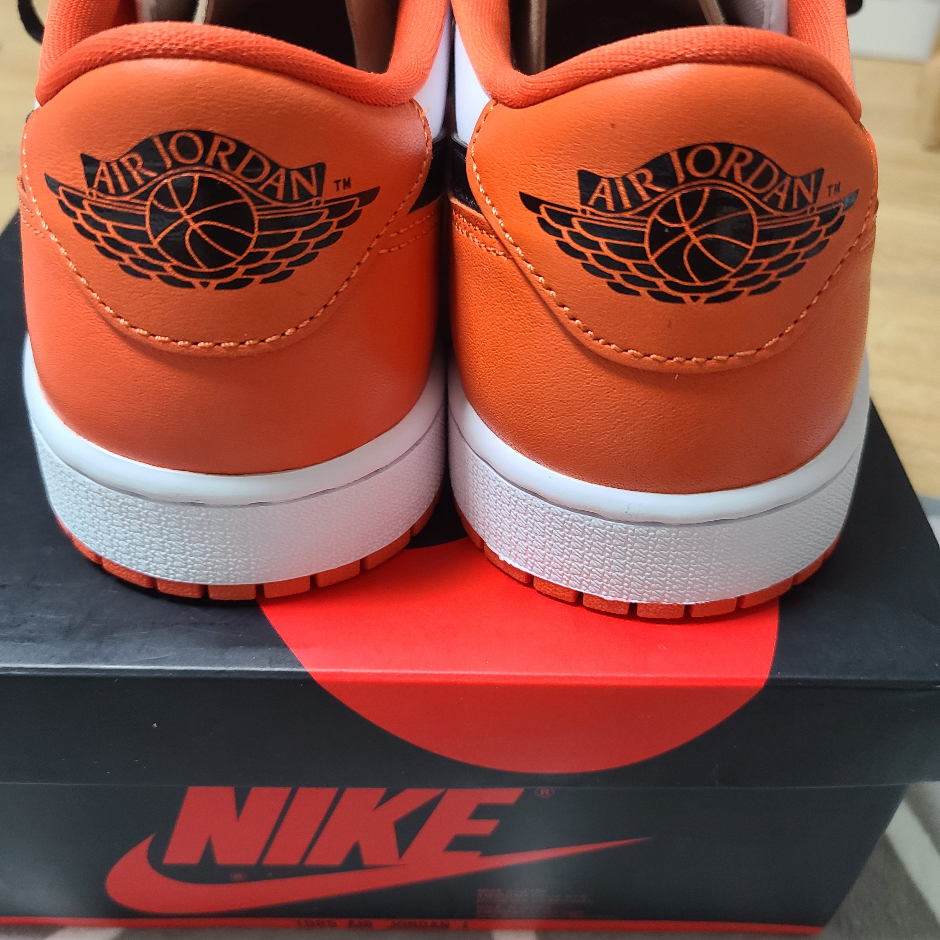 Jordan 1 Low OG Starfish, (W) Jordan 1 Low OG Starfish 착용 스타일 - 2