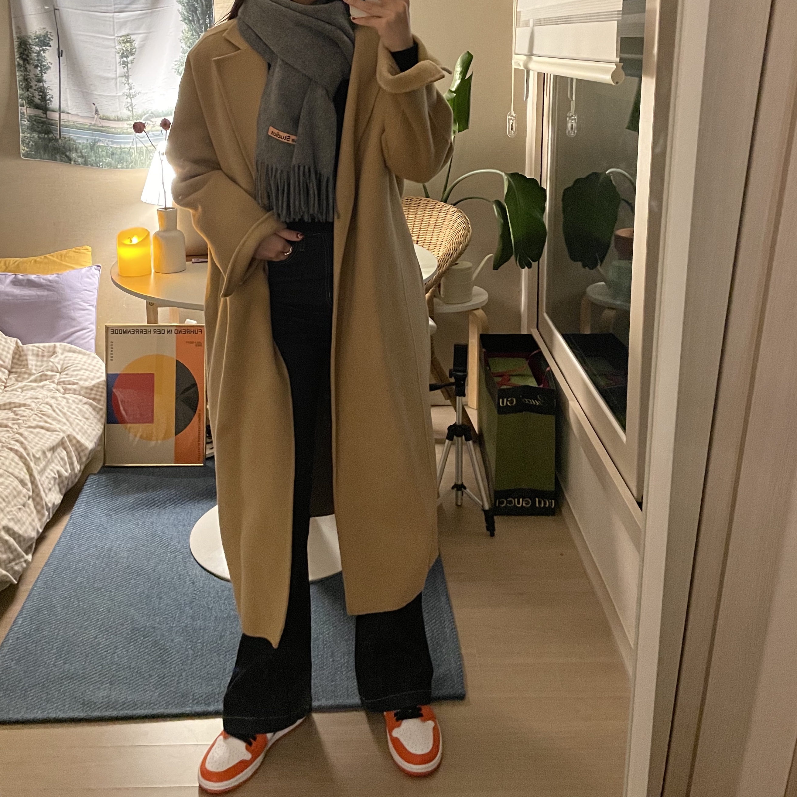 (W) Jordan 1 Low OG Starfish, Acne Studios Canada Narrow New Wool Muffler Grey Melange 착용 스타일 - 2