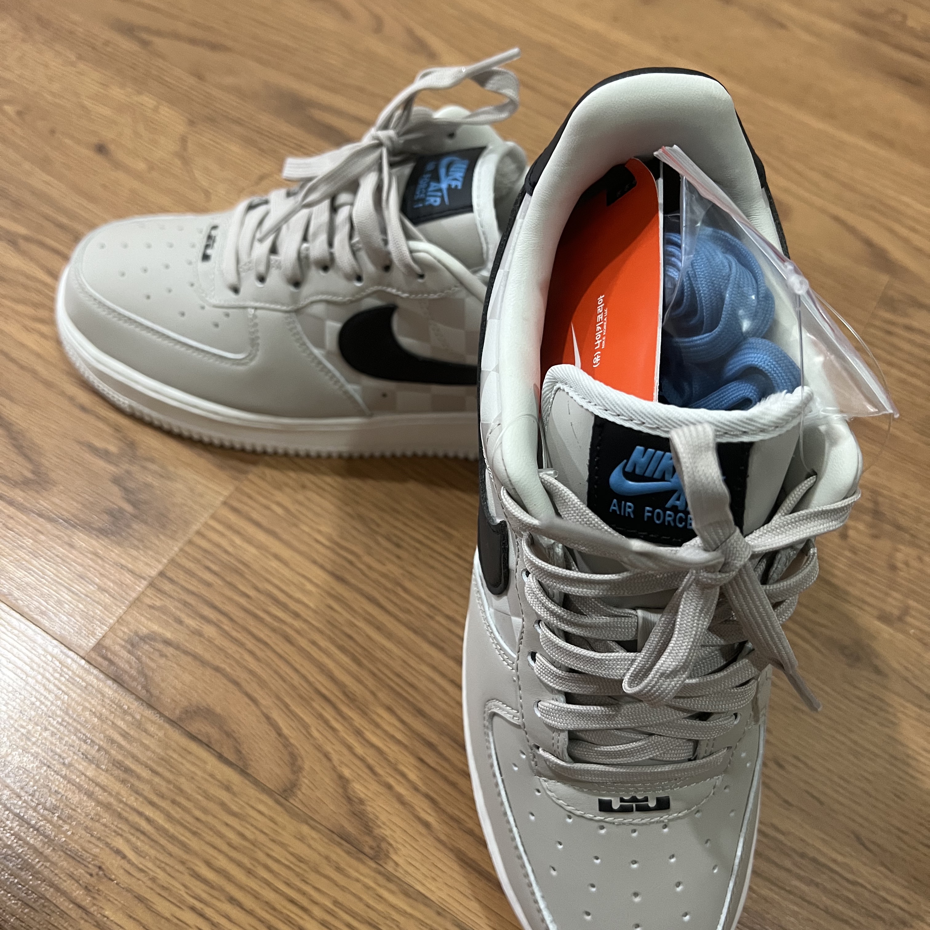 Nike Air Force 1 '07 QS LBJ 착용 스타일