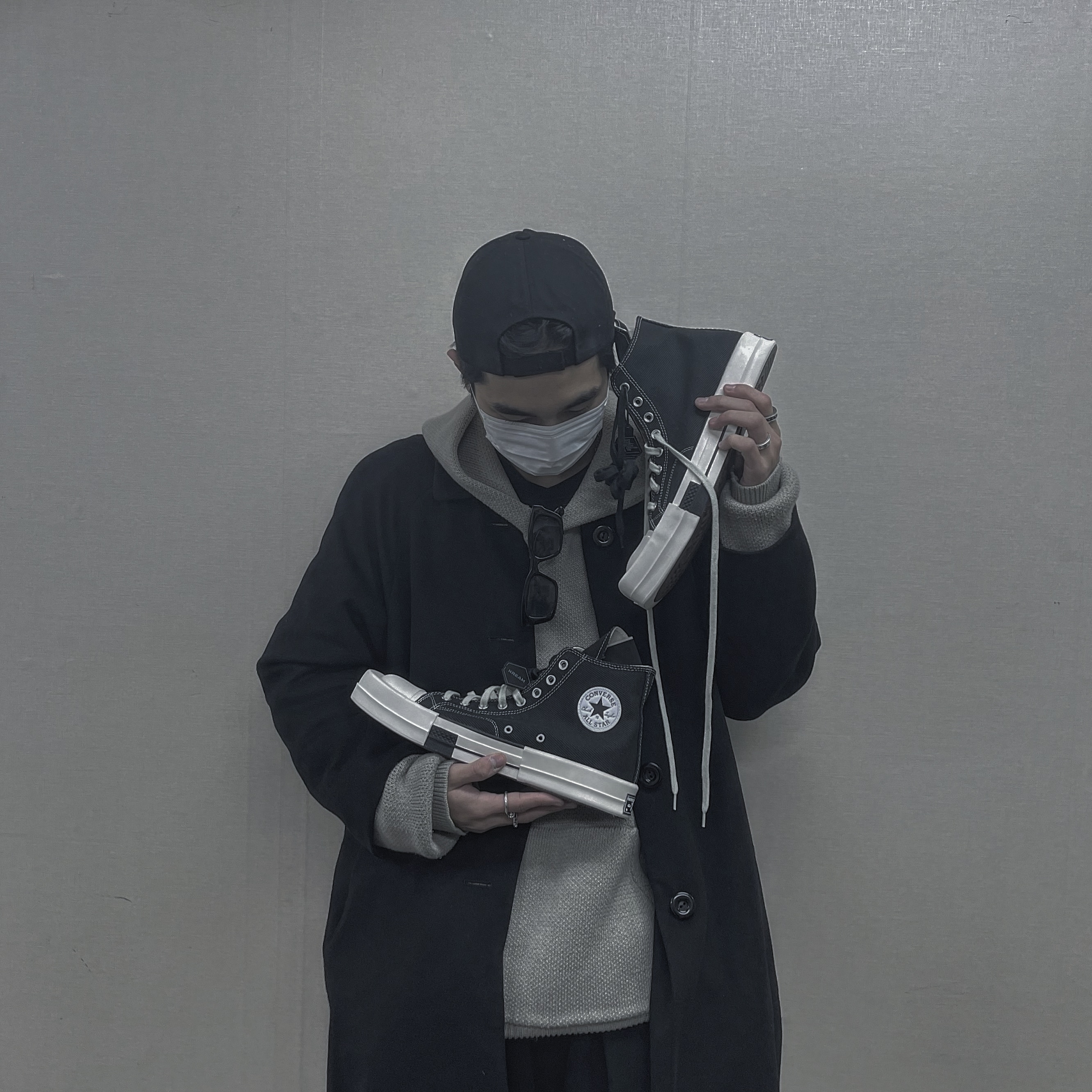 Essentials x New Era Retro Crown Strapback Black, Converse x Drkshdw Turbodrk Chuck 70 Hi Black 착용 스타일