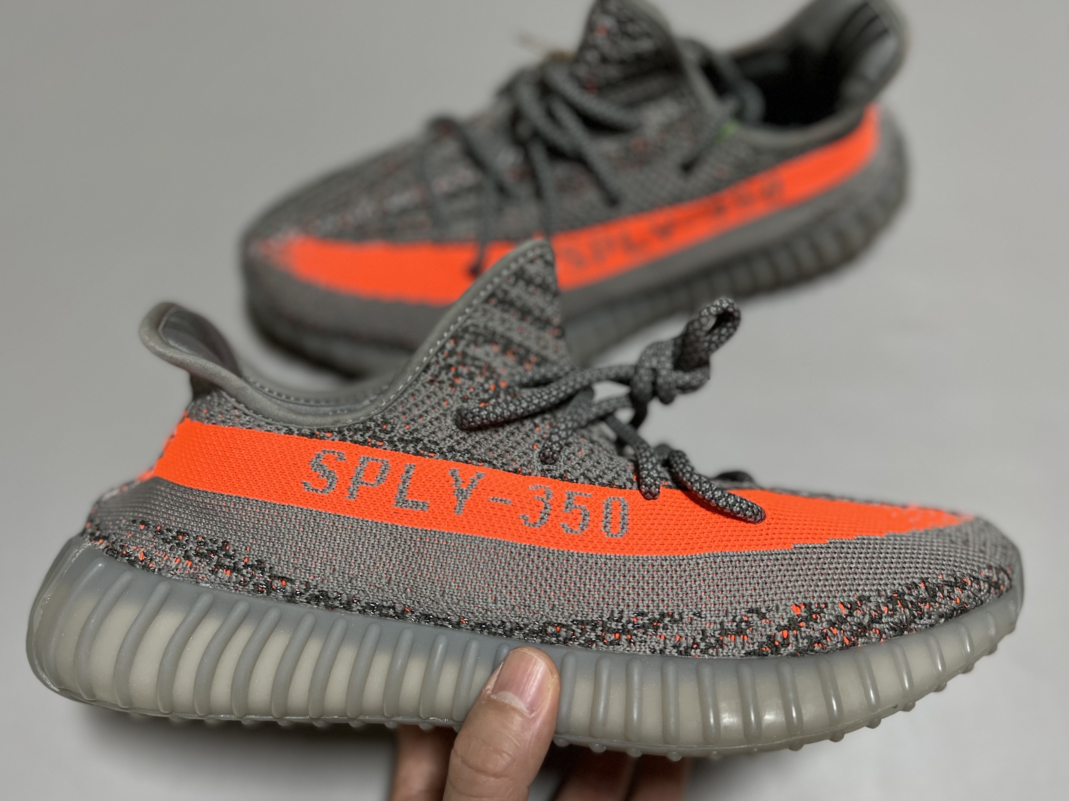 Adidas Yeezy Boost 350 V2 Beluga - Reflective 착용 스타일 - 1