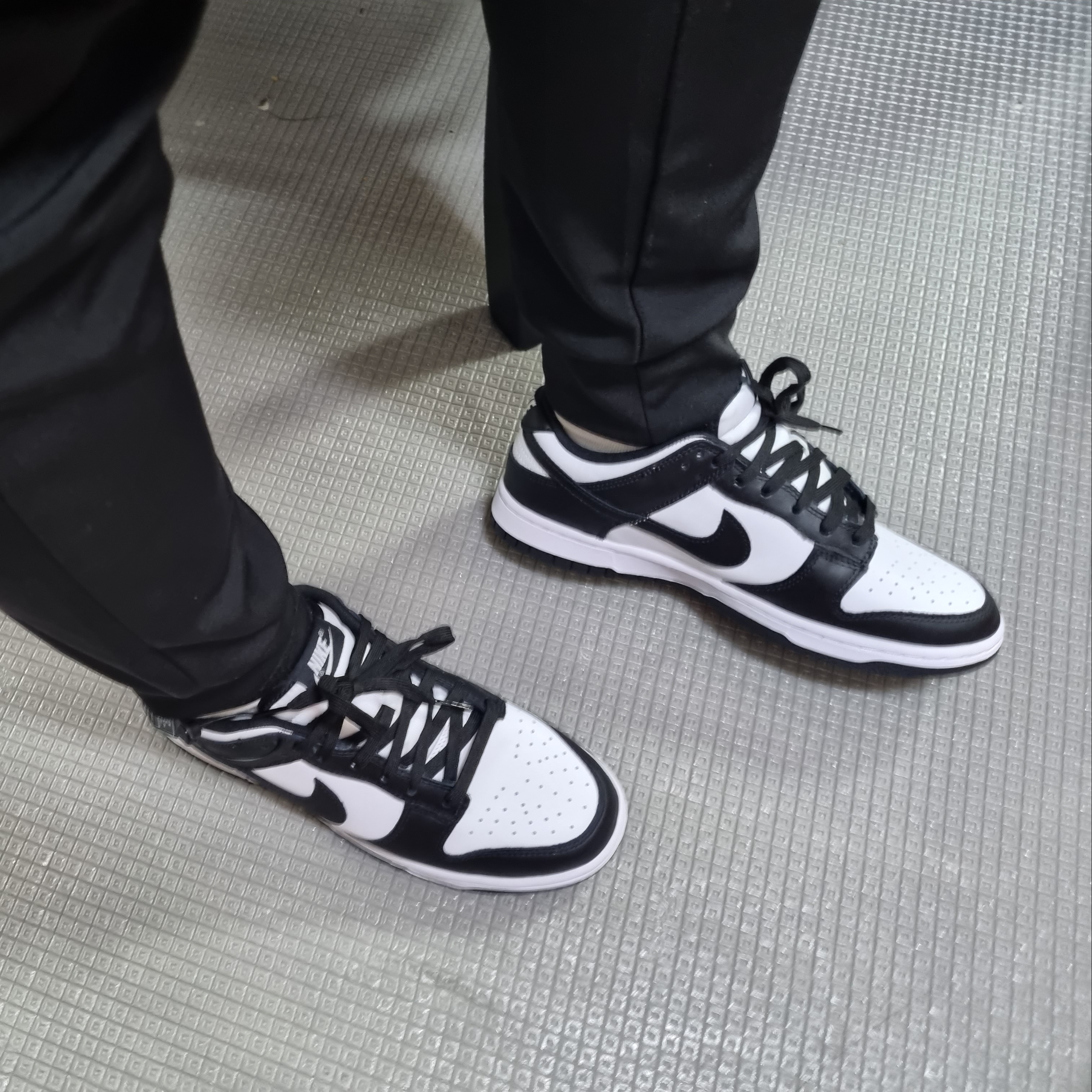 Nike Dunk Low Retro Black 착용 스타일