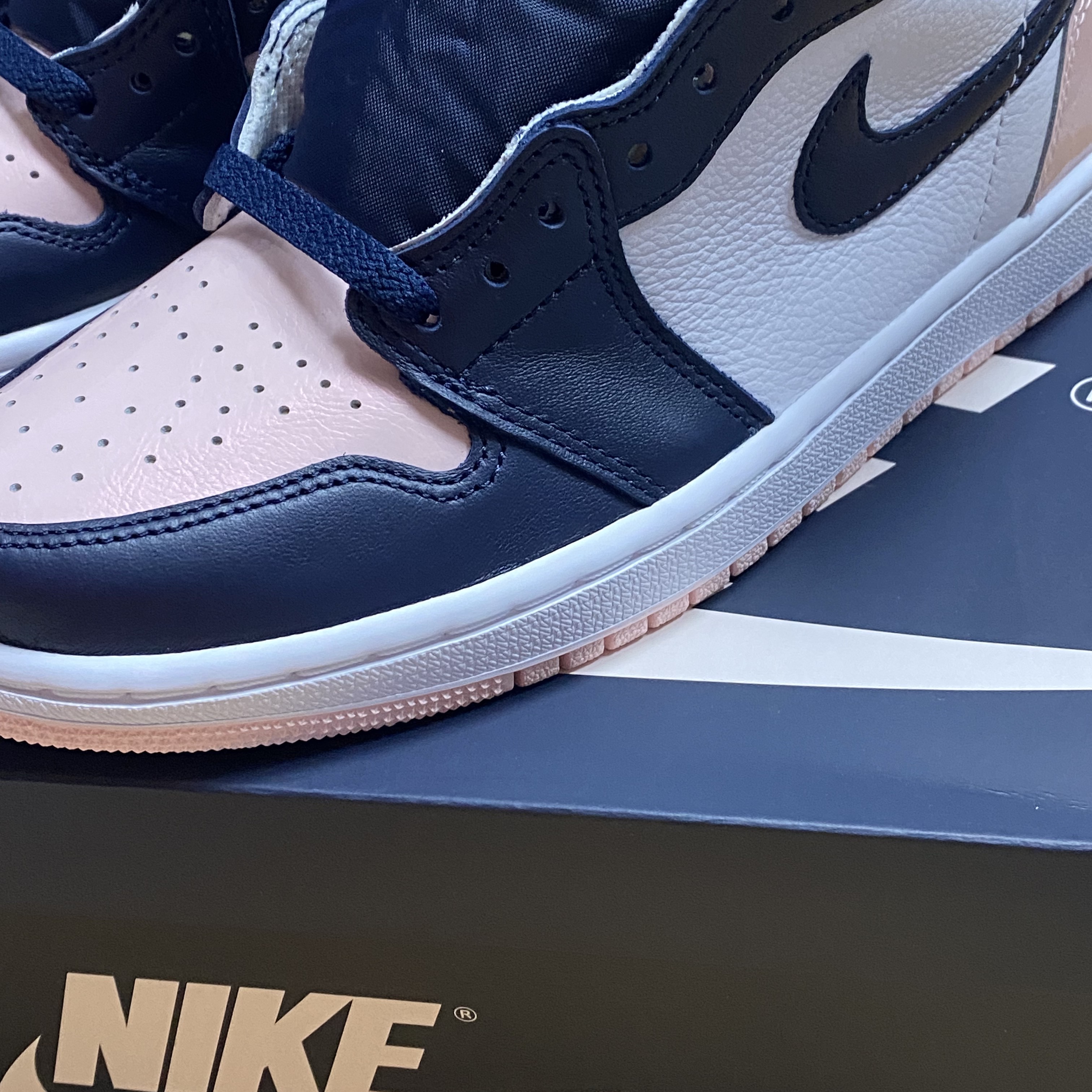 (W) Jordan 1 Retro High OG Atmosphere 착용 스타일 - 2