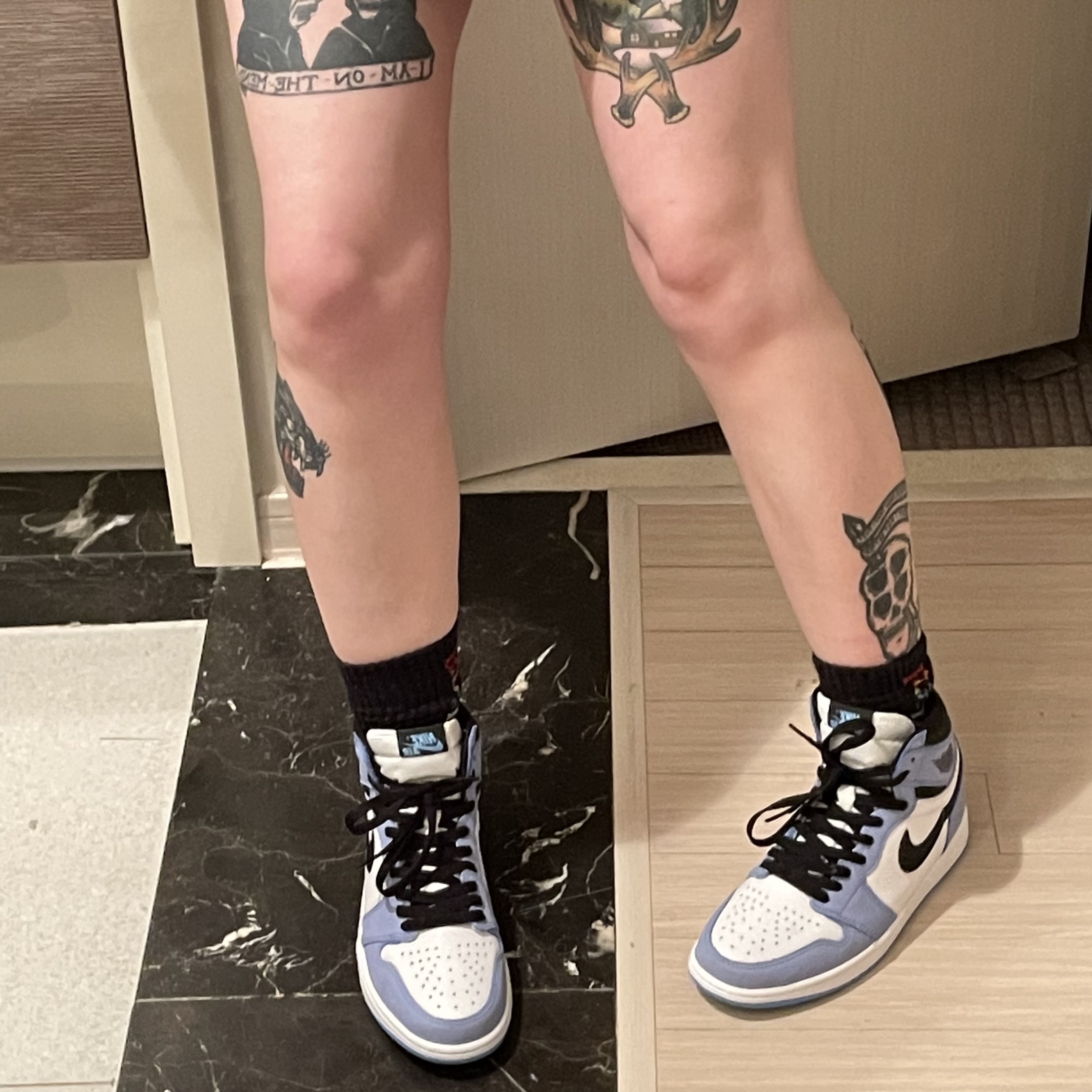 Jordan 1 Retro High OG University Blue 착용 스타일 - 2