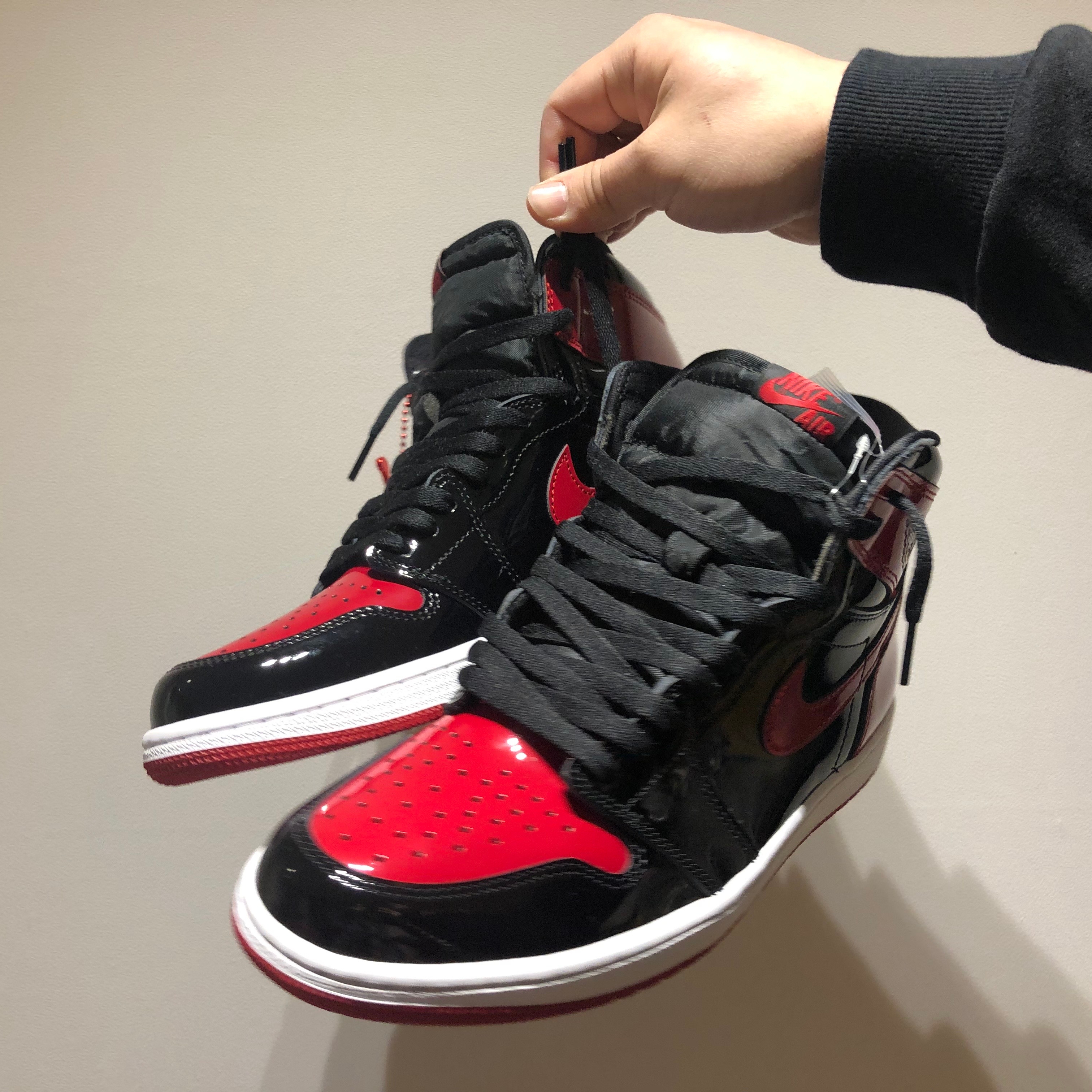 Jordan 1 Retro High OG Patent Bred 착용 스타일 - 3