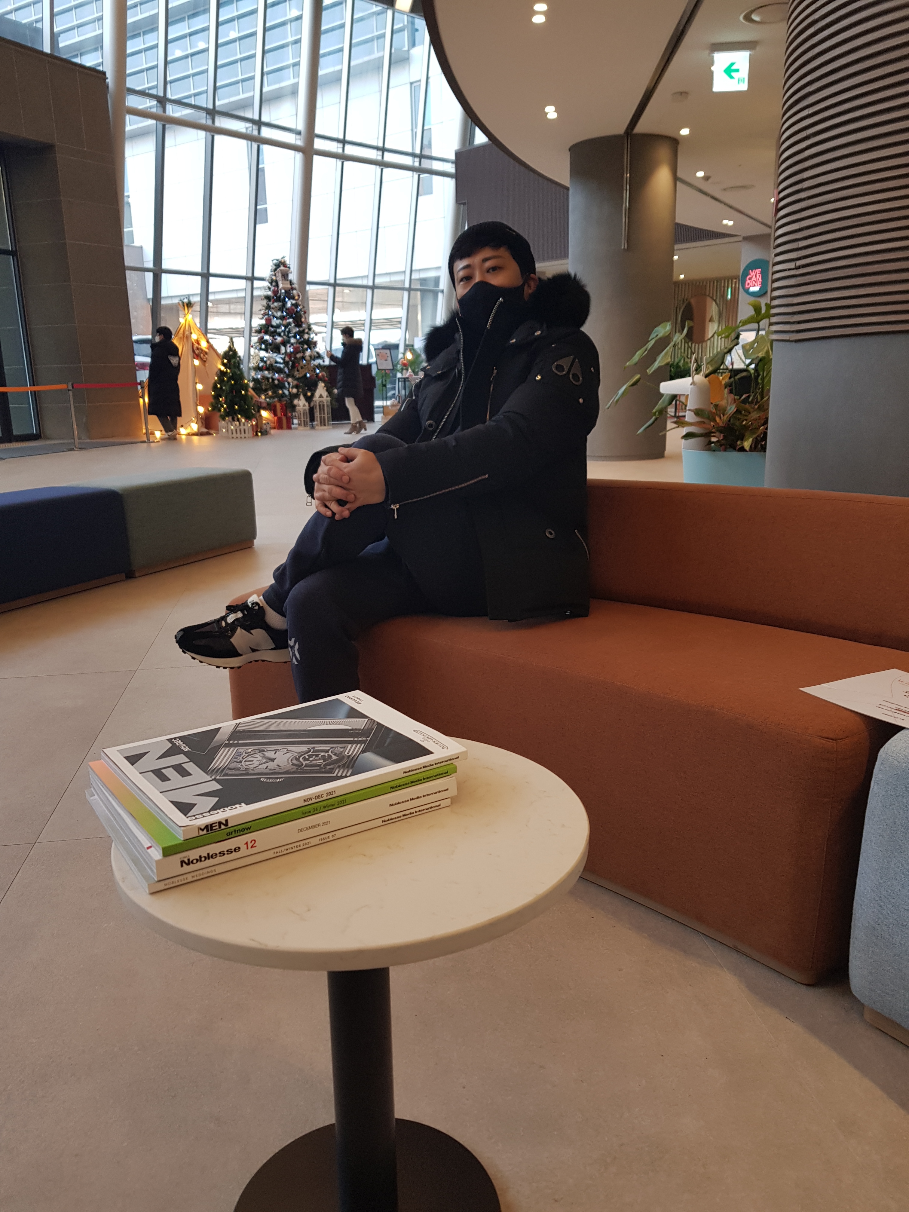 New Balance 327 Black, IAB Studio x League of Legends Sweatpants Navy 착용 스타일
