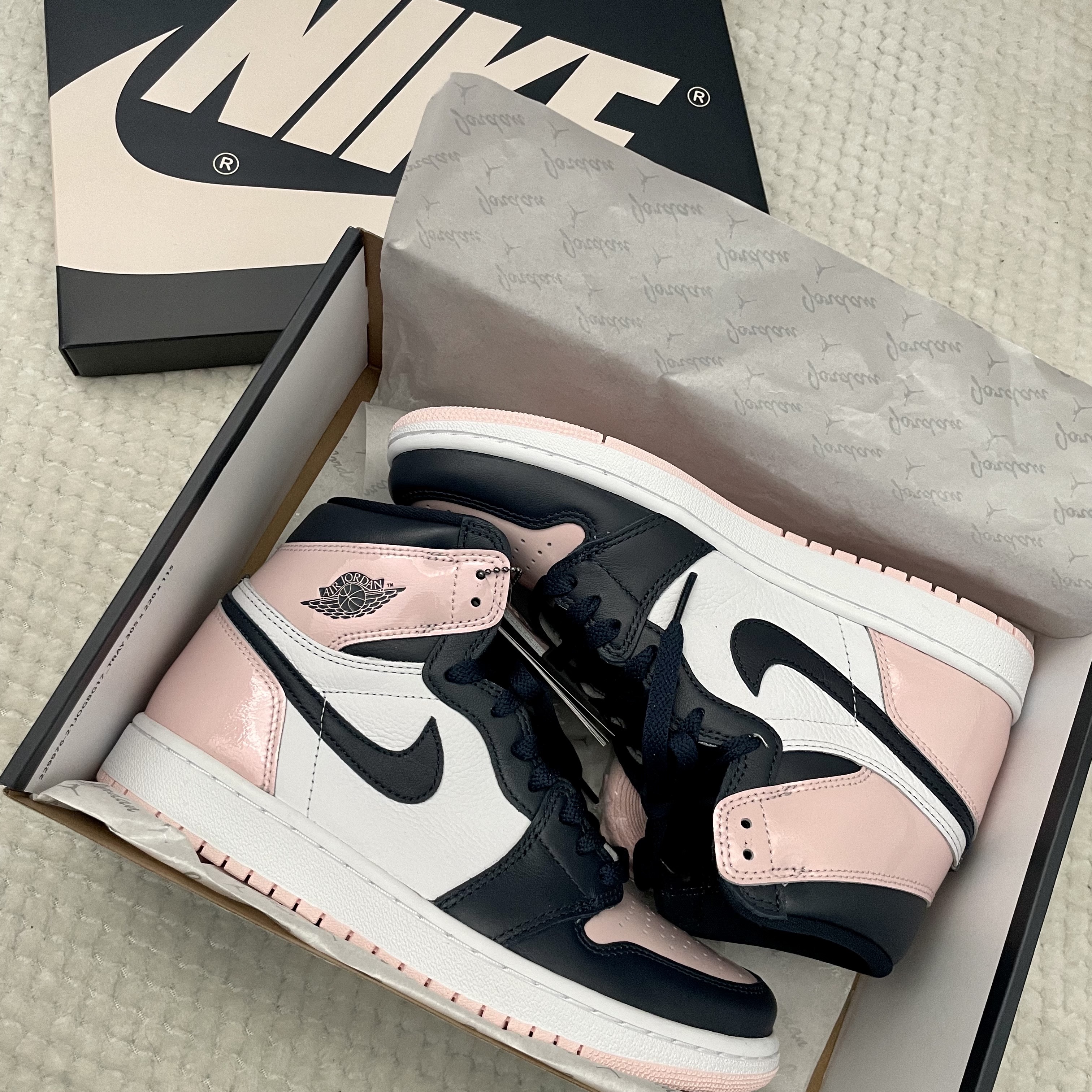 (W) Jordan 1 Retro High OG Atmosphere 착용 스타일 - 2