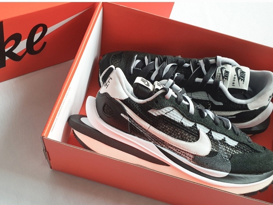 Nike x Sacai VaporWaffle Black White 착용 스타일 - 2