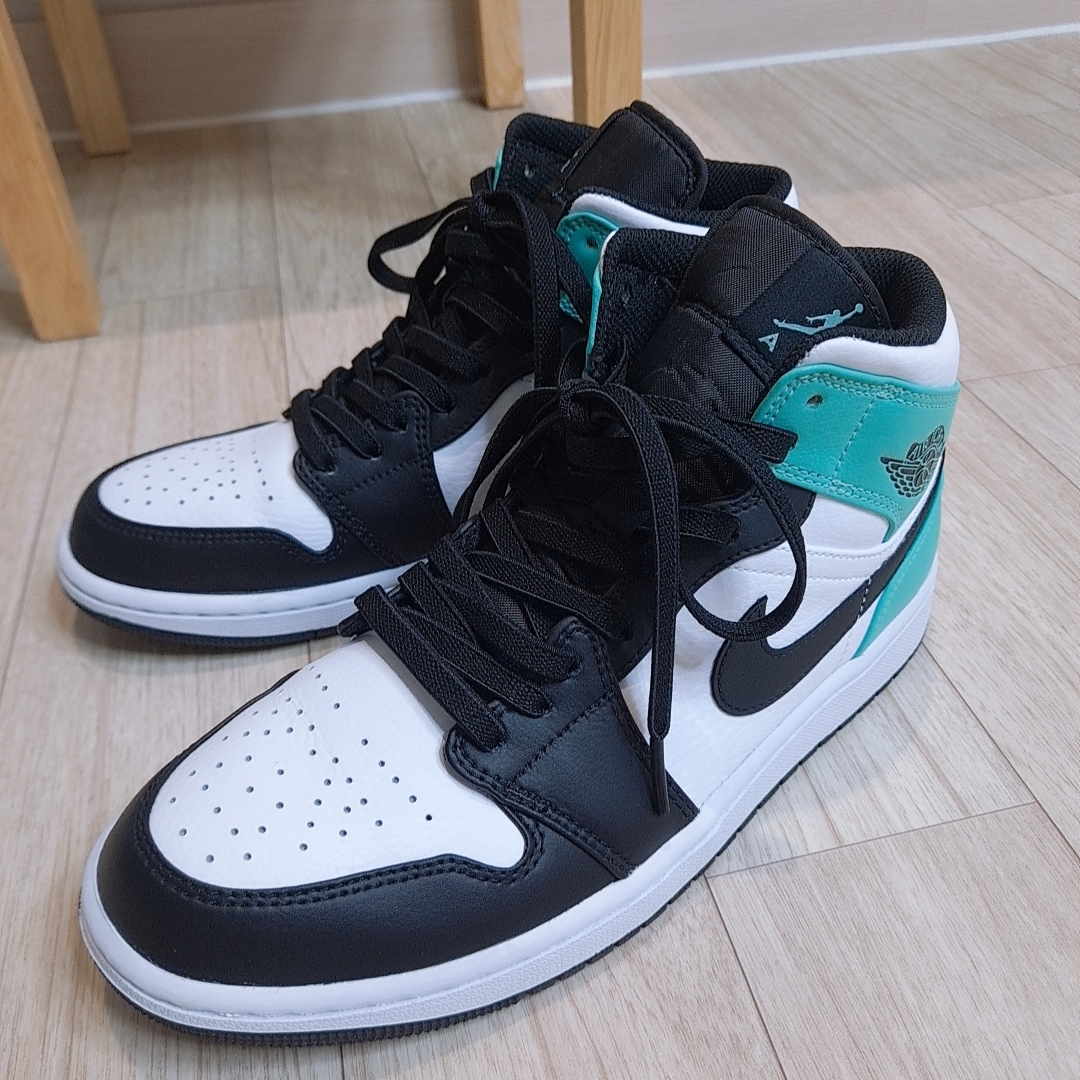 Jordan 1 Mid Tropical Twist 착용 스타일 - 1