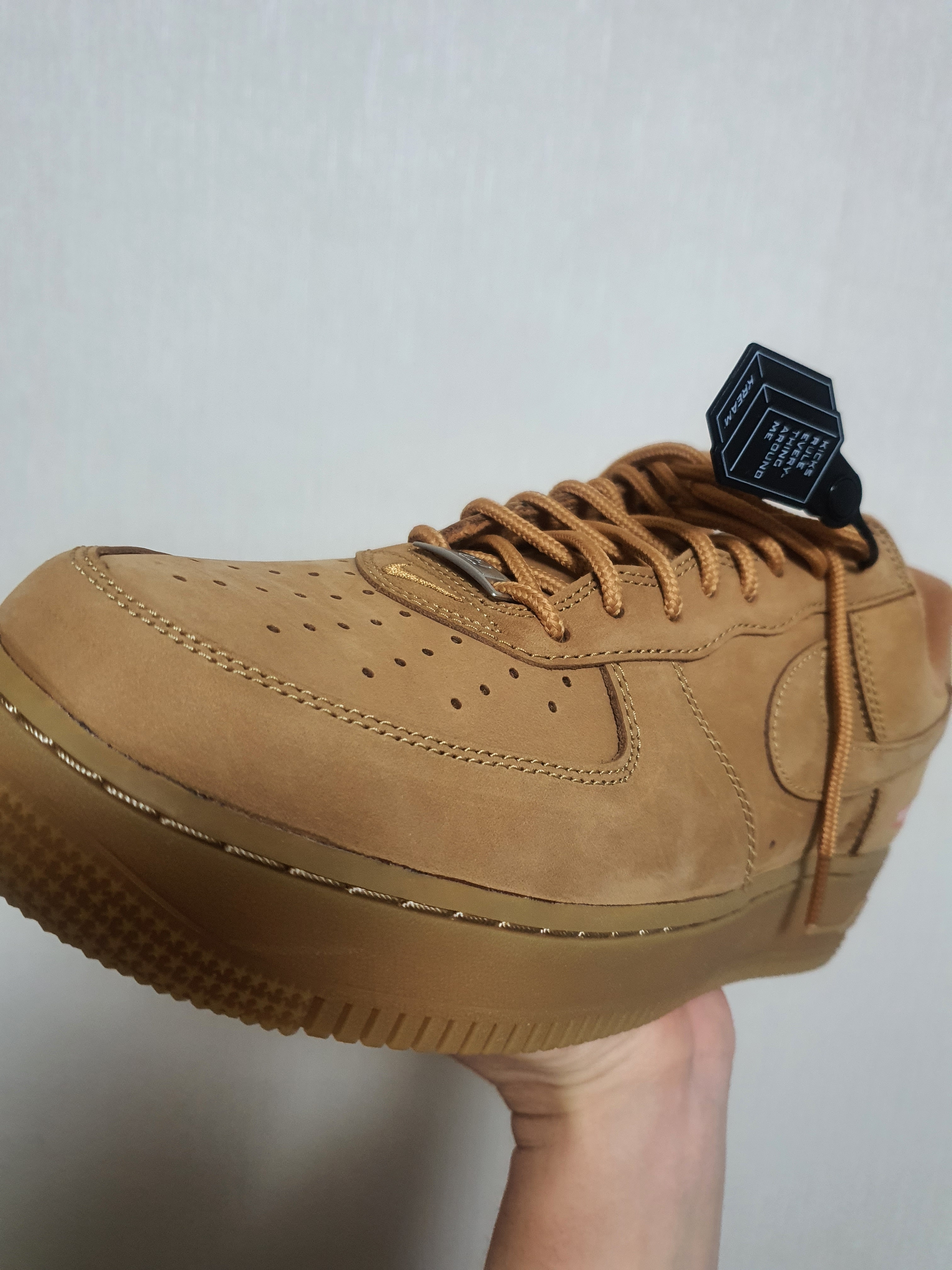Nike x Supreme Air Force 1 Low Flax 착용 스타일 - 4