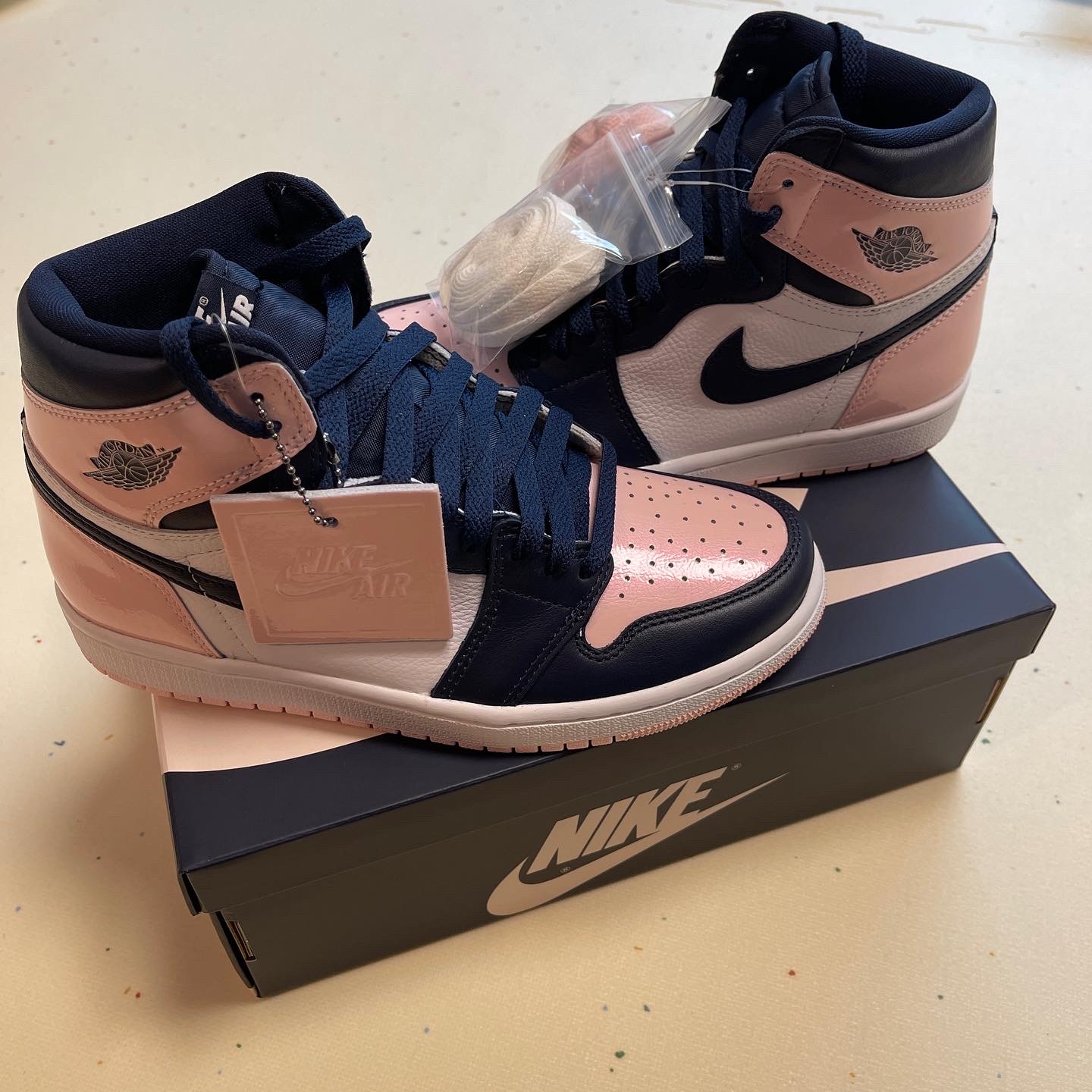 (W) Jordan 1 Retro High OG Atmosphere 착용 스타일 - 3