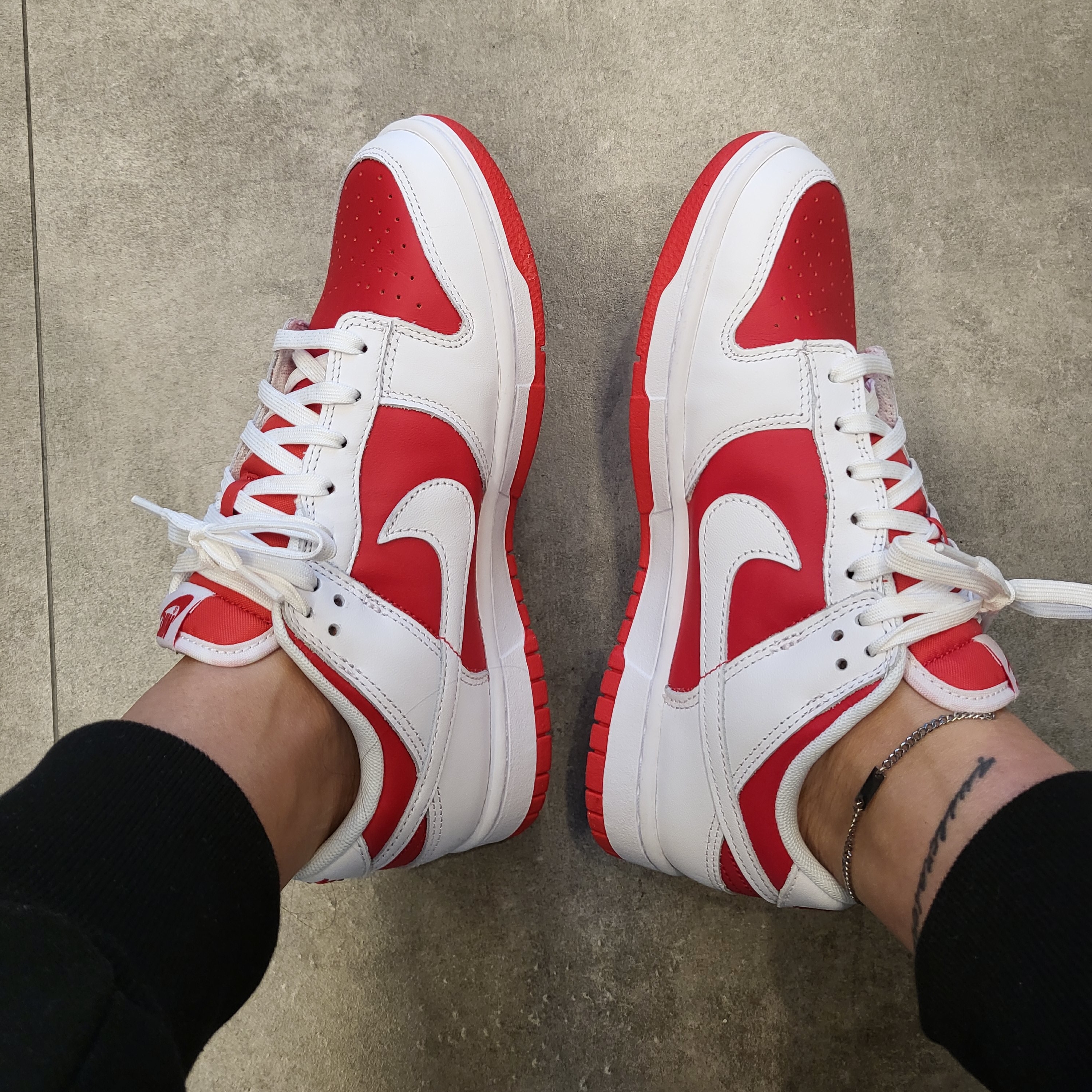 Nike Dunk Low Retro Championship Red 착용 스타일 - 2
