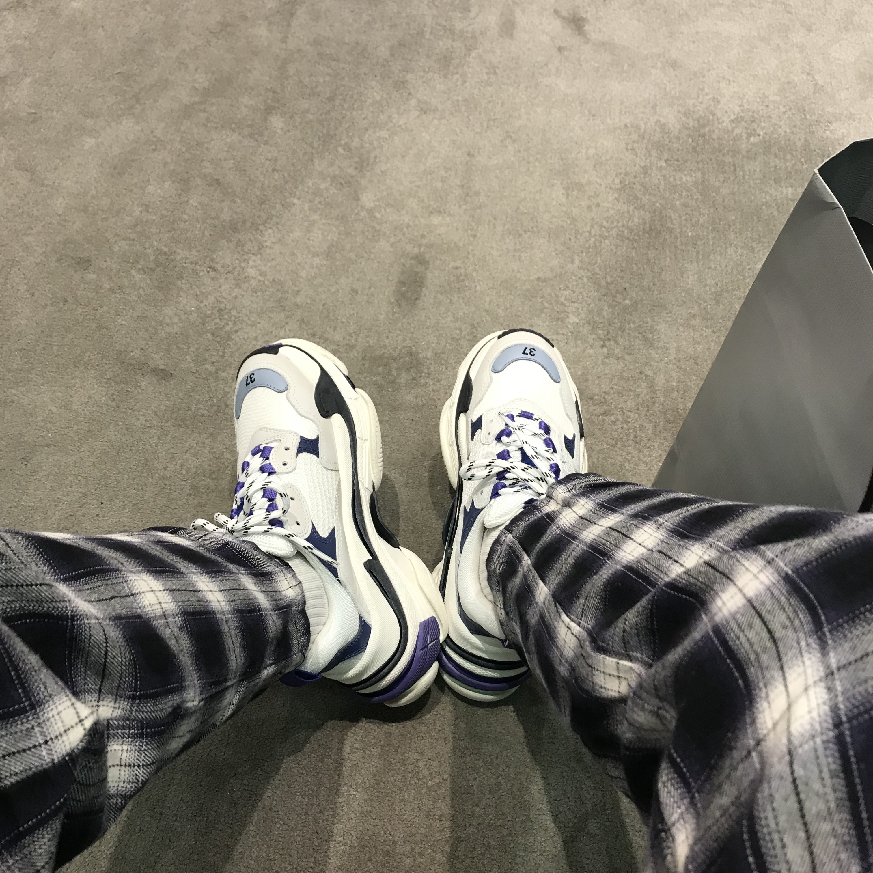 (W) Balenciaga Triple S Trainer White Navy Purple 착용 스타일