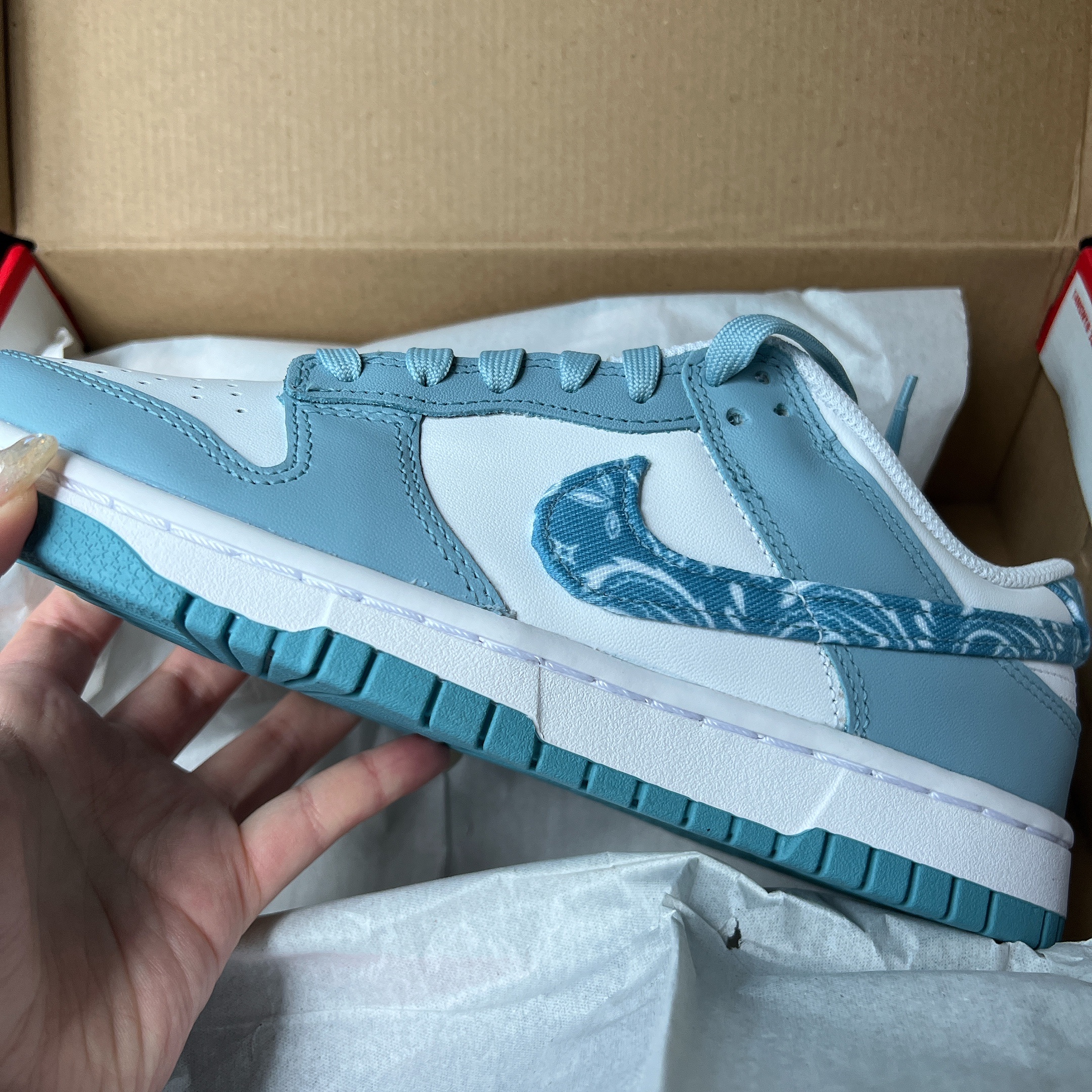(W) Nike Dunk Low Essential Blue Paisley 착용 스타일