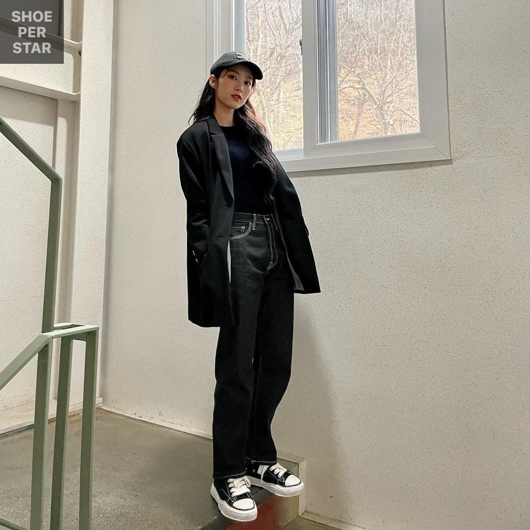 Maison Mihara Yasuhiro Peterson OG Sole Canvas Low Sneakers Black, Jordan 1 x Travis Scott x Fragment Retro Low OG SP Military Blue 착용 스타일 - 1