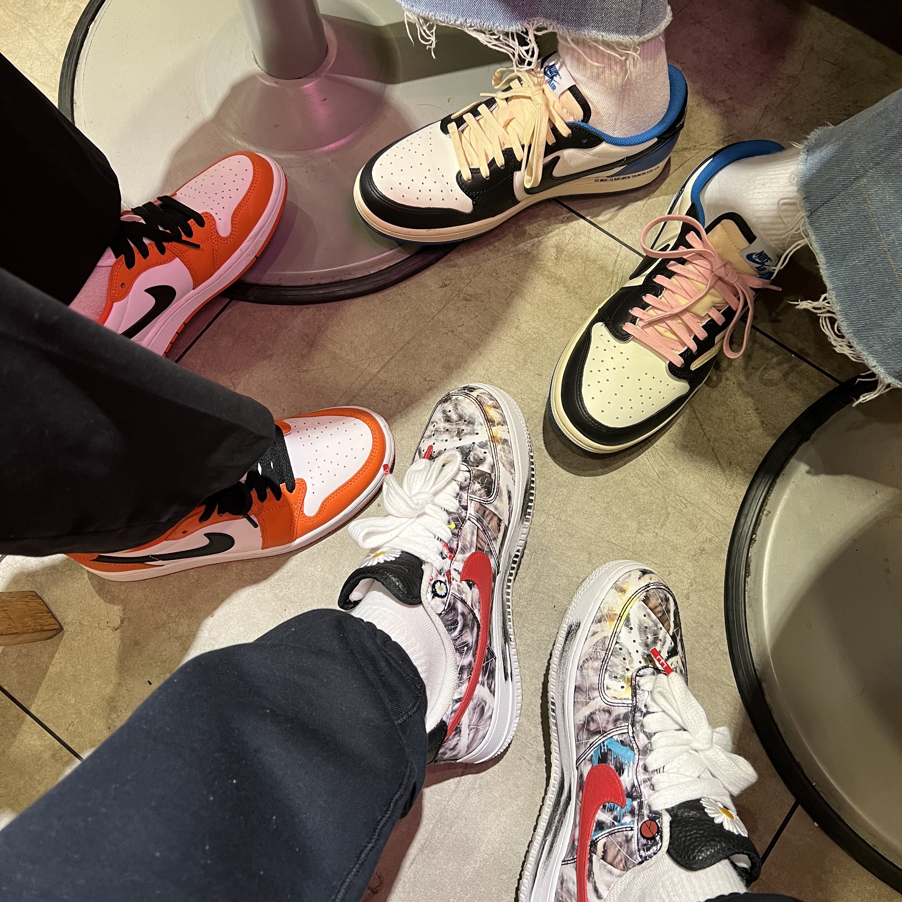 Nike x Peaceminusone Air Force 1 Low Para-Noise, Jordan 1 Low OG Starfish 착용 스타일 - 1