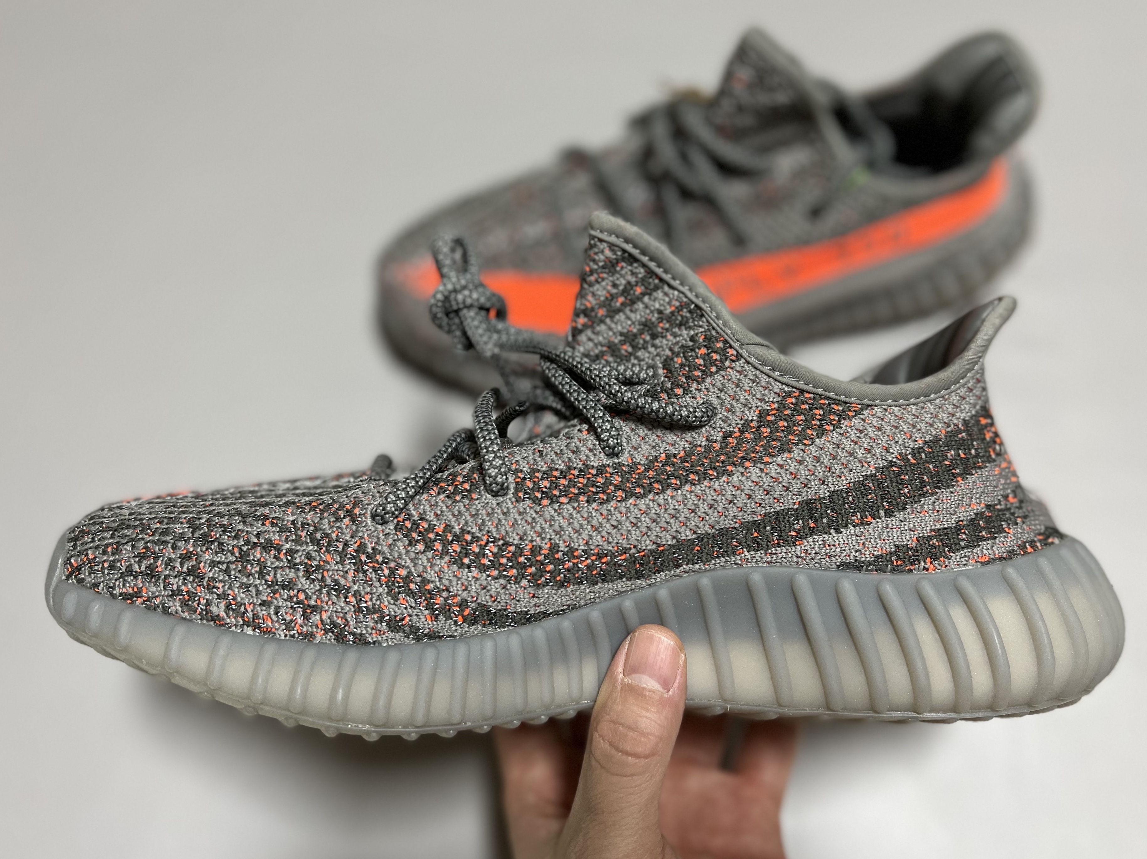 Adidas Yeezy Boost 350 V2 Beluga - Reflective 착용 스타일 - 2