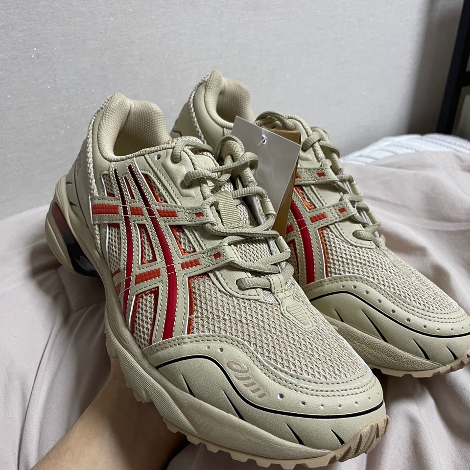 Asics x Freiknock Gel-1090 Desert Camp 착용 스타일