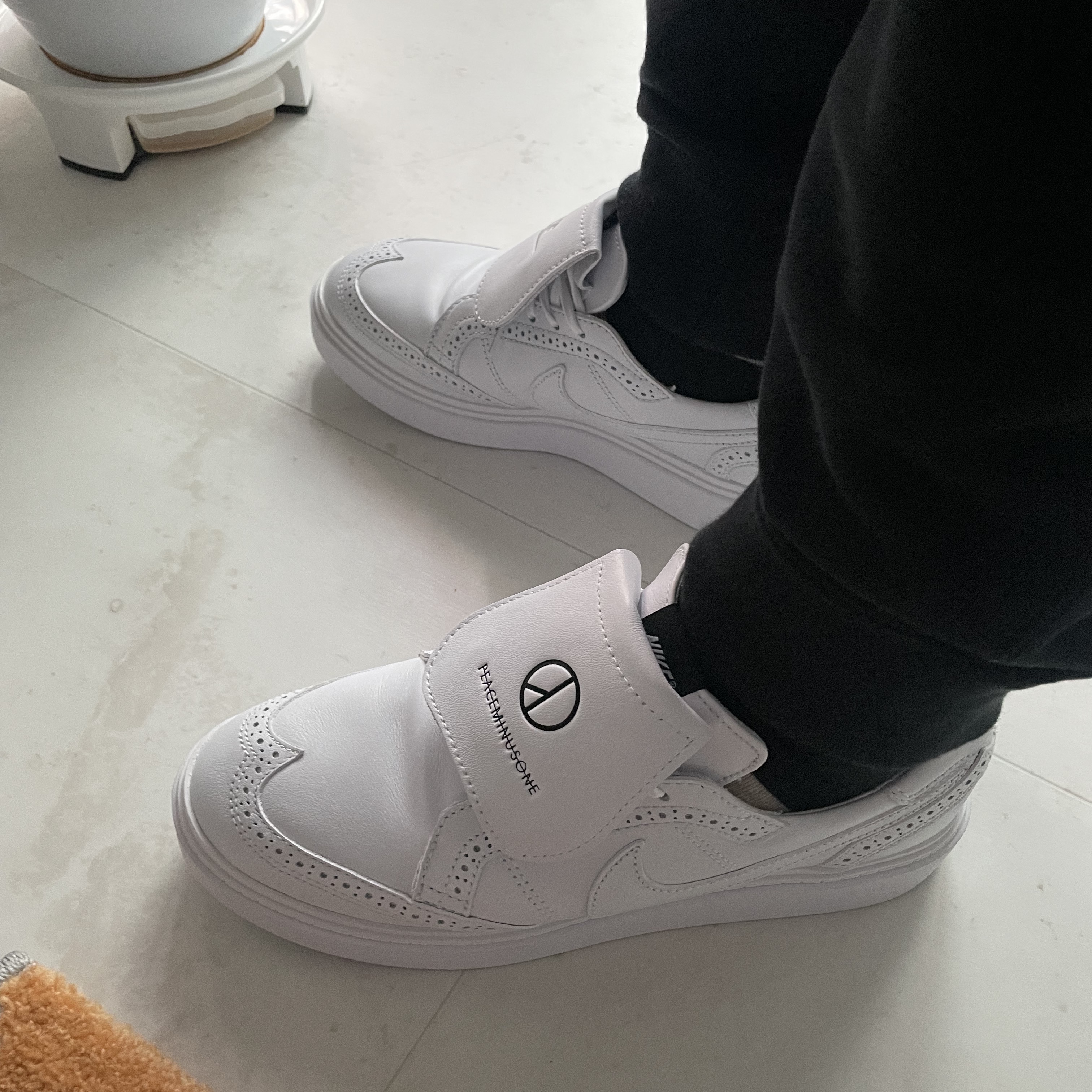 Nike x Peaceminusone Kwondo1 White 착용 스타일 - 4