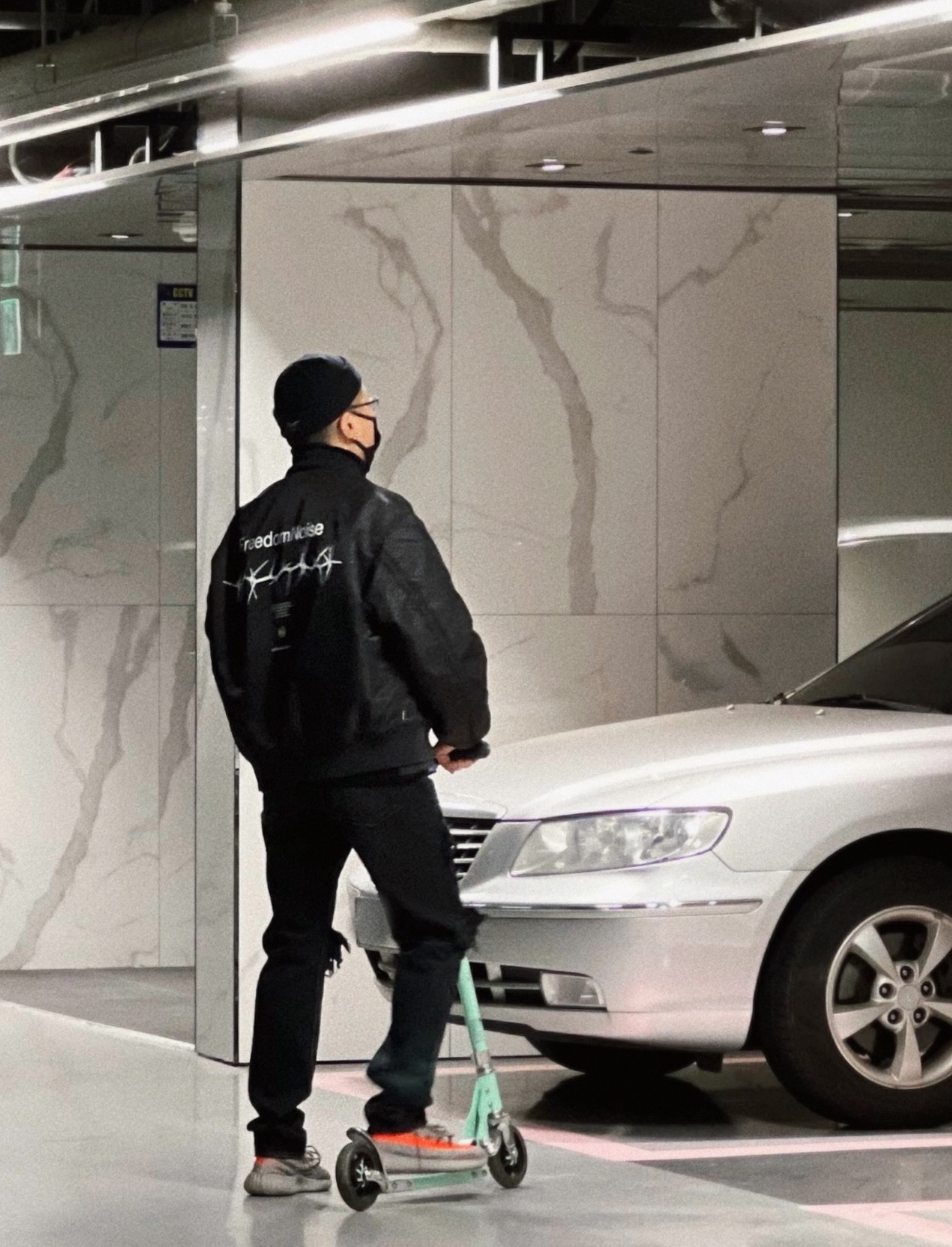 Adidas Yeezy Boost 350 V2 Beluga - Reflective 착용 스타일 - 1