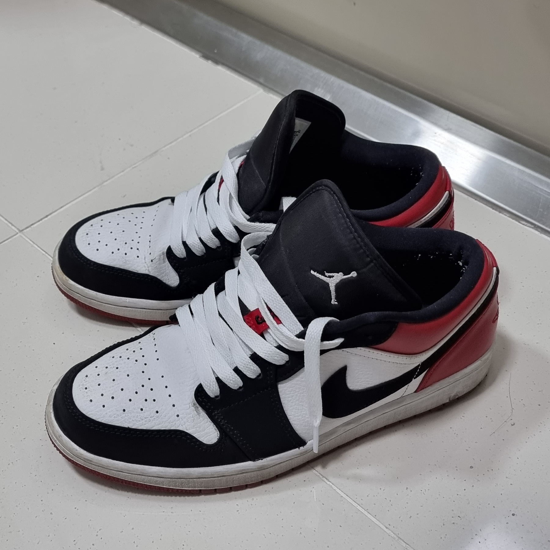 Jordan 1 Low Black Toe 착용 스타일