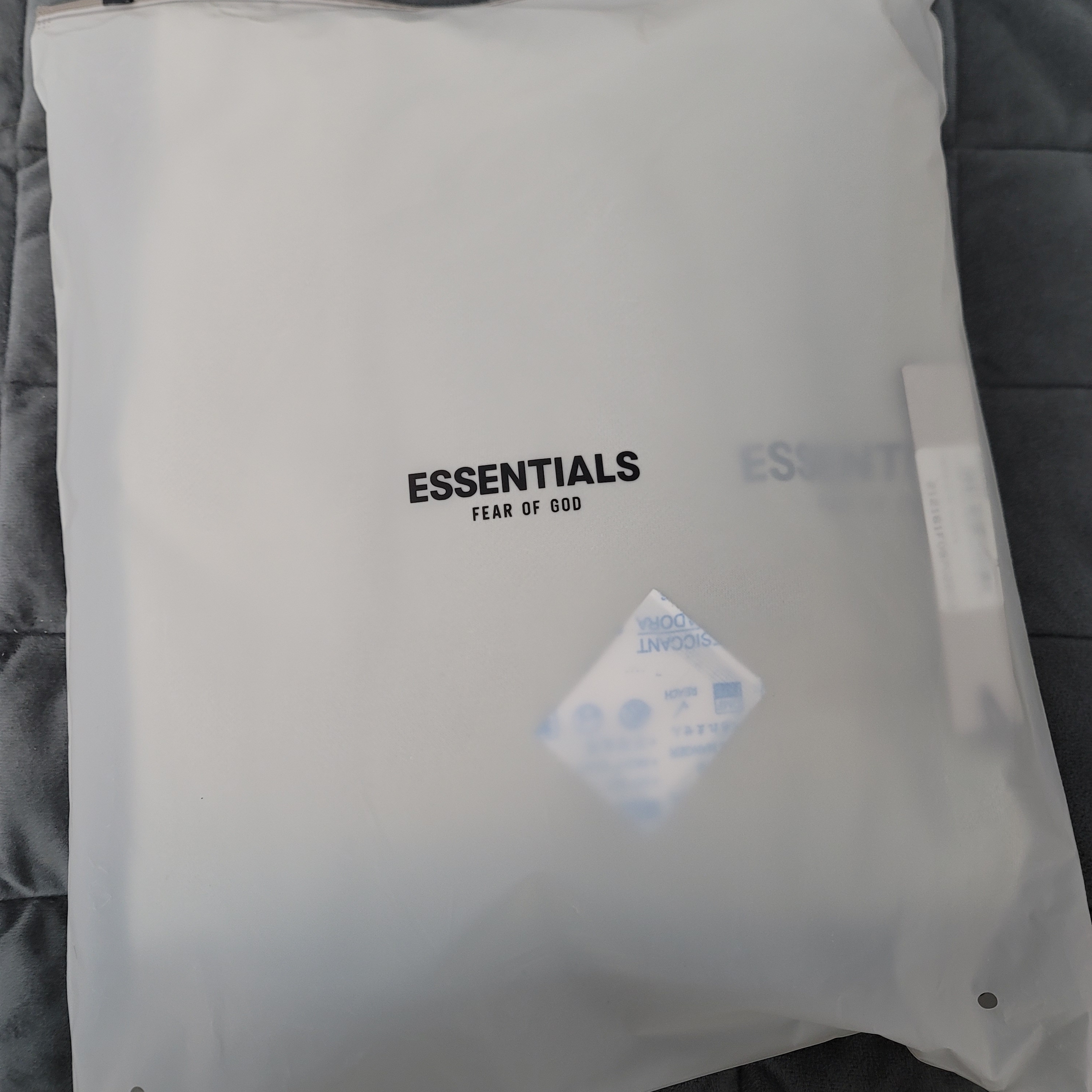 Essentials Pullover Hoodie Concrete - Ssense Exclusive 착용 스타일 - 2
