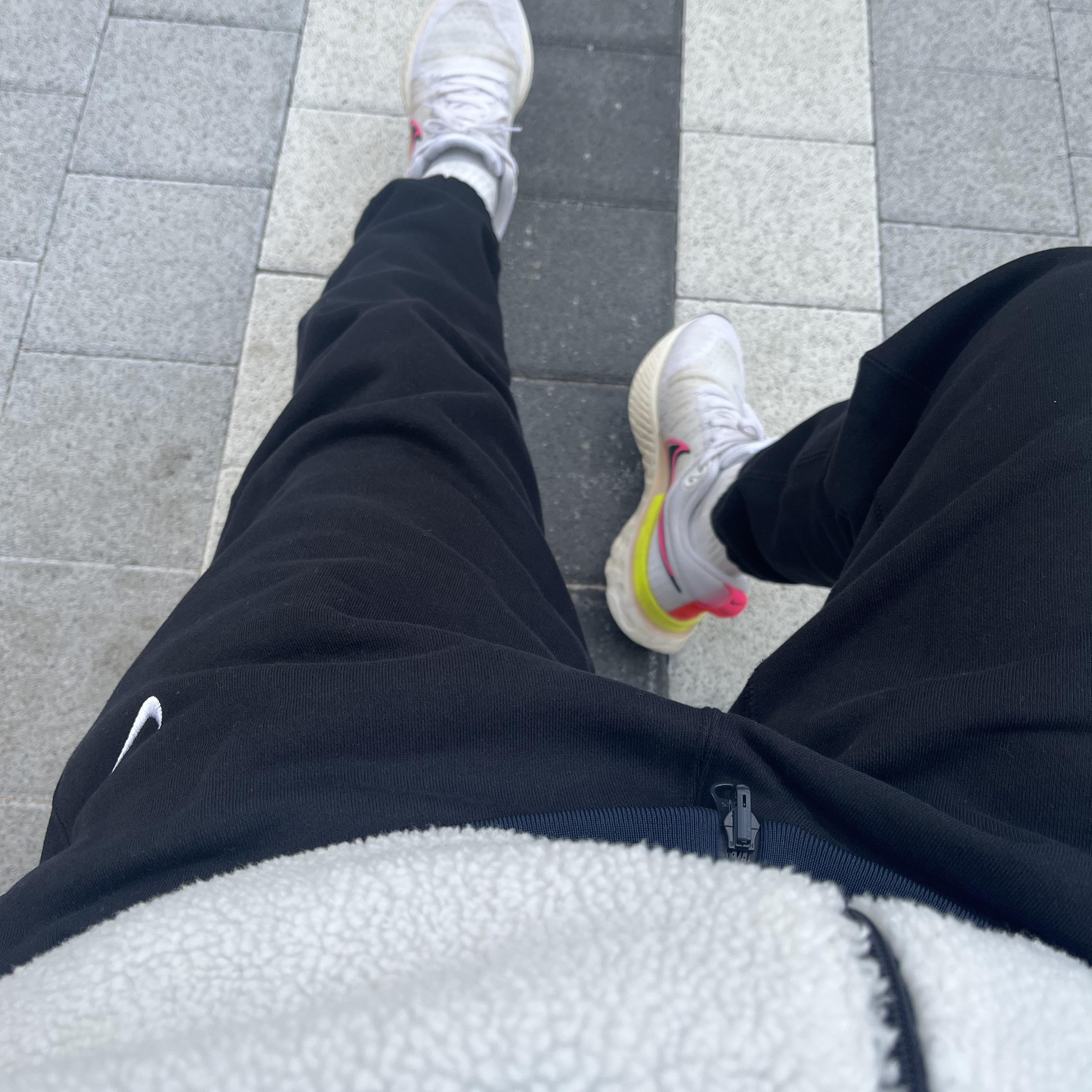 Nike React Infinity Run Flyknit 2 White Pink Blast, Nike Big Swoosh Full Zip Jacket White Navy 착용 스타일