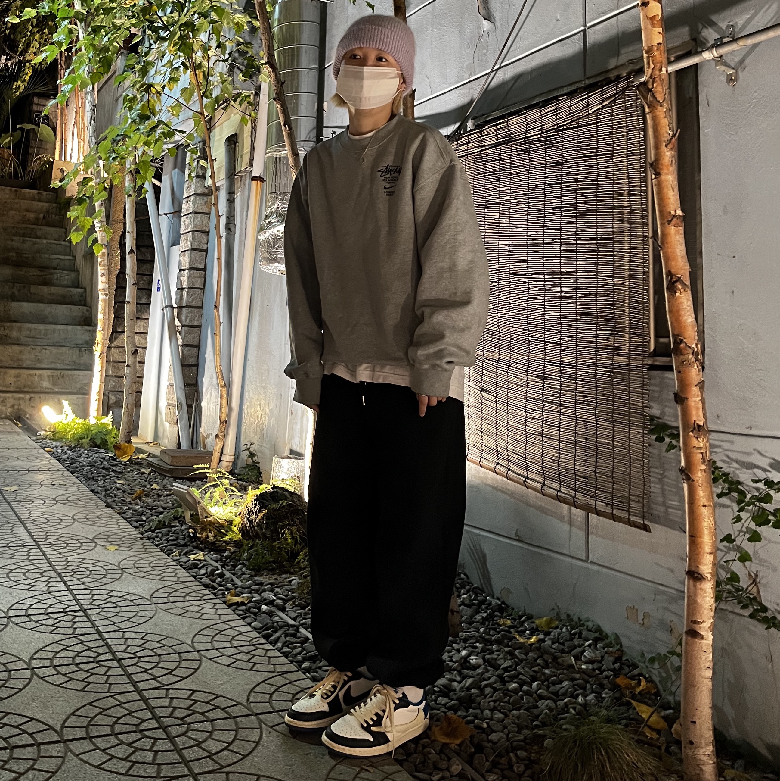 Nike x Stussy NRG ZR Fleece Crewneck Heather Grey - US/EU, Jordan 1 x Travis Scott x Fragment Retro Low OG SP Military Blue 착용 스타일