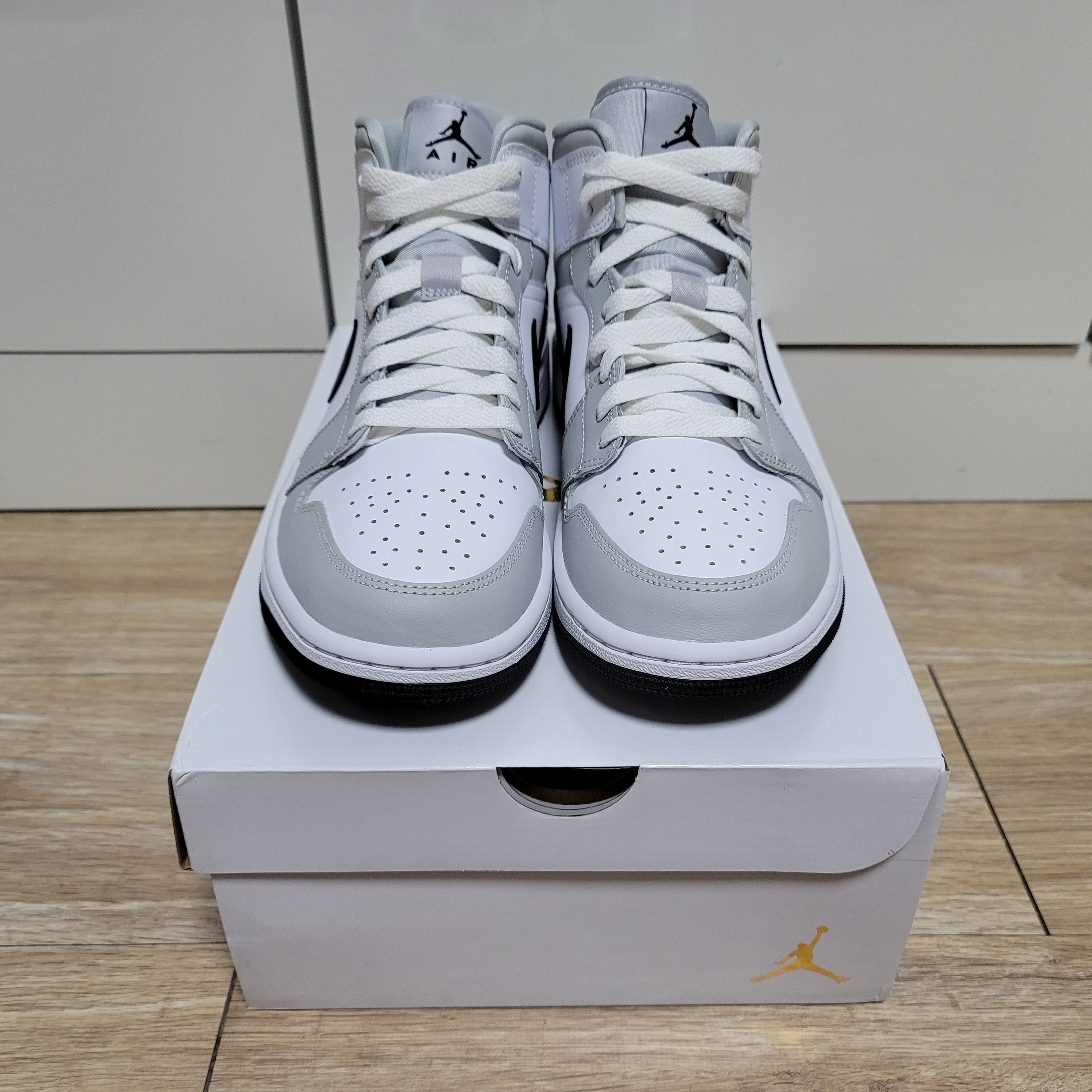 (W) Jordan 1 Mid Grey Fog 착용 스타일 - 2