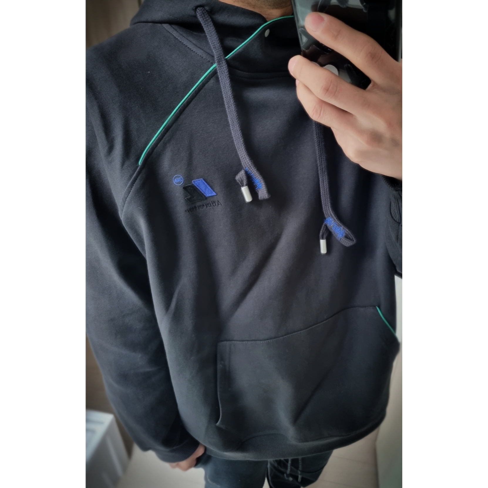 Zara x Ader Error Contrast Hooded Sweatshirt Black 착용 스타일