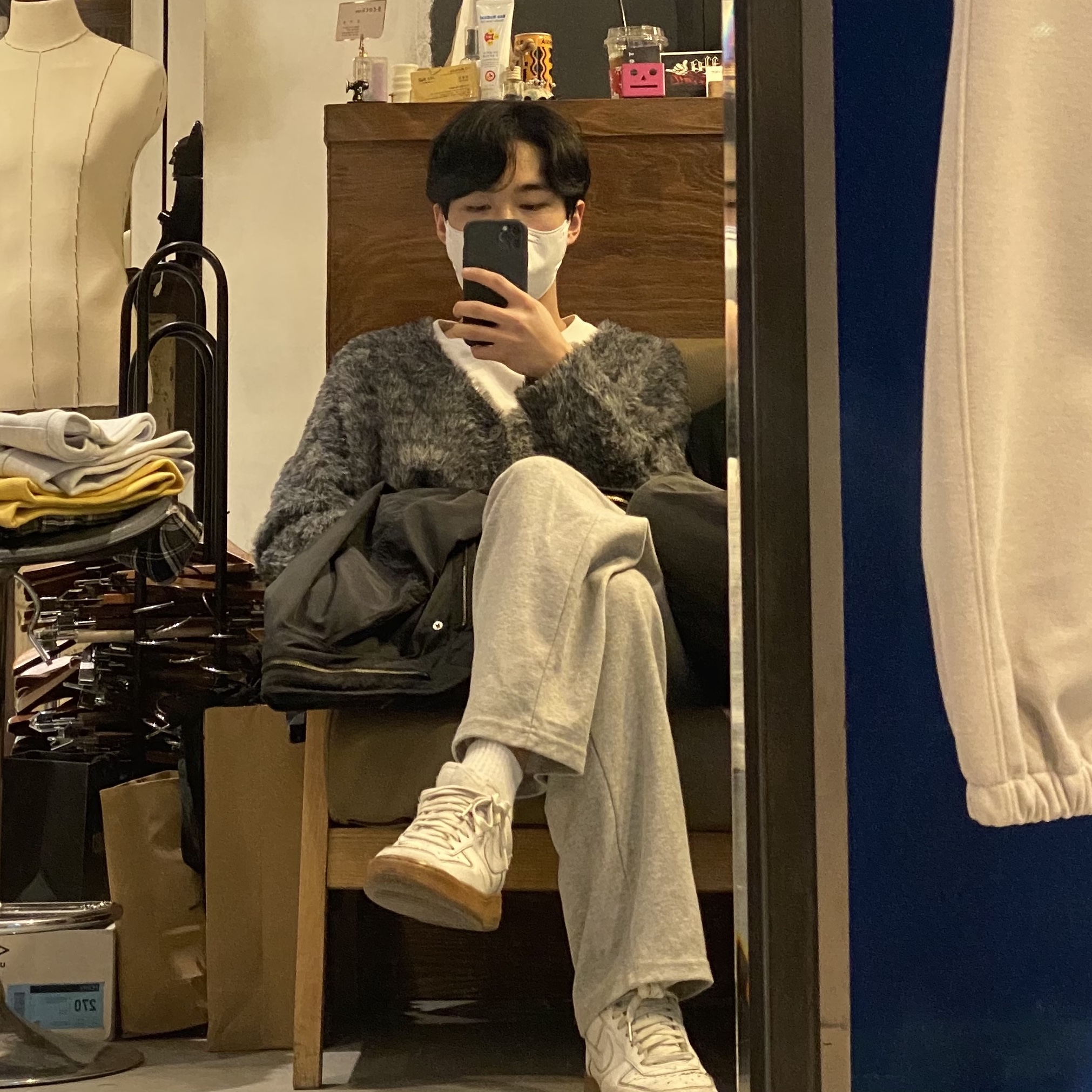 Nike Air Force 1 Low White Gum 착용 스타일