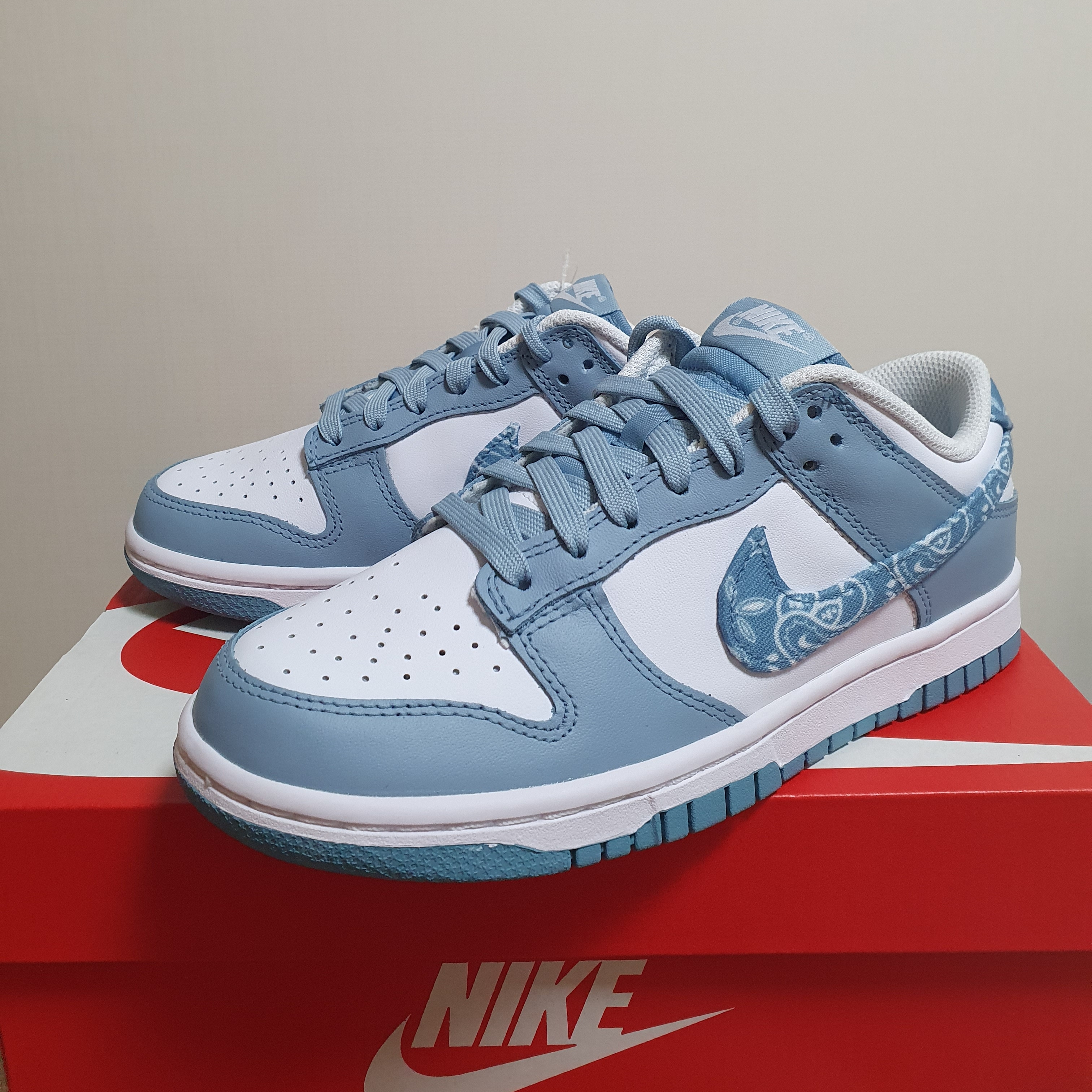 (W) Nike Dunk Low Essential Blue Paisley 착용 스타일 - 4