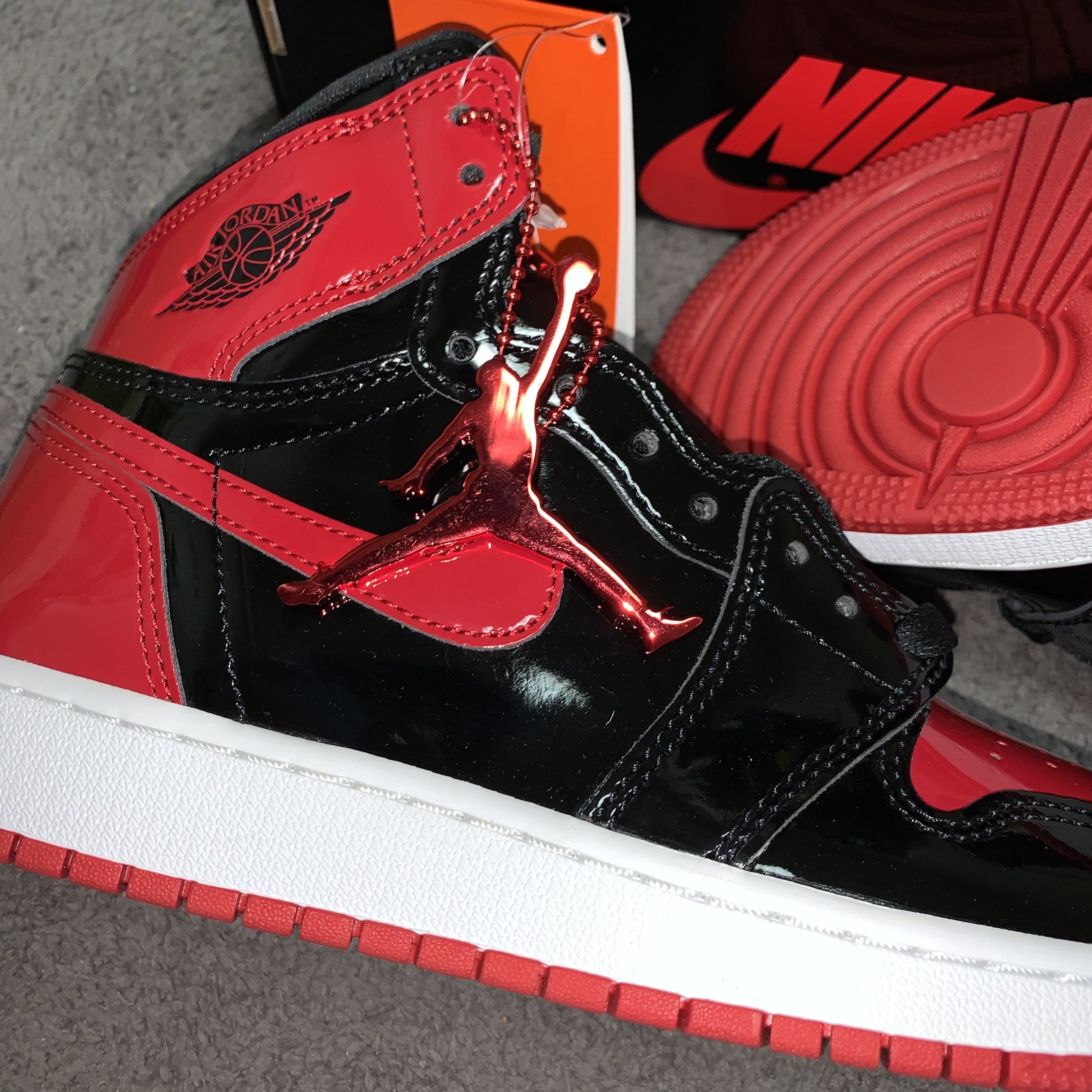 (GS) Jordan 1 Retro High OG Patent Bred 착용 스타일 - 3