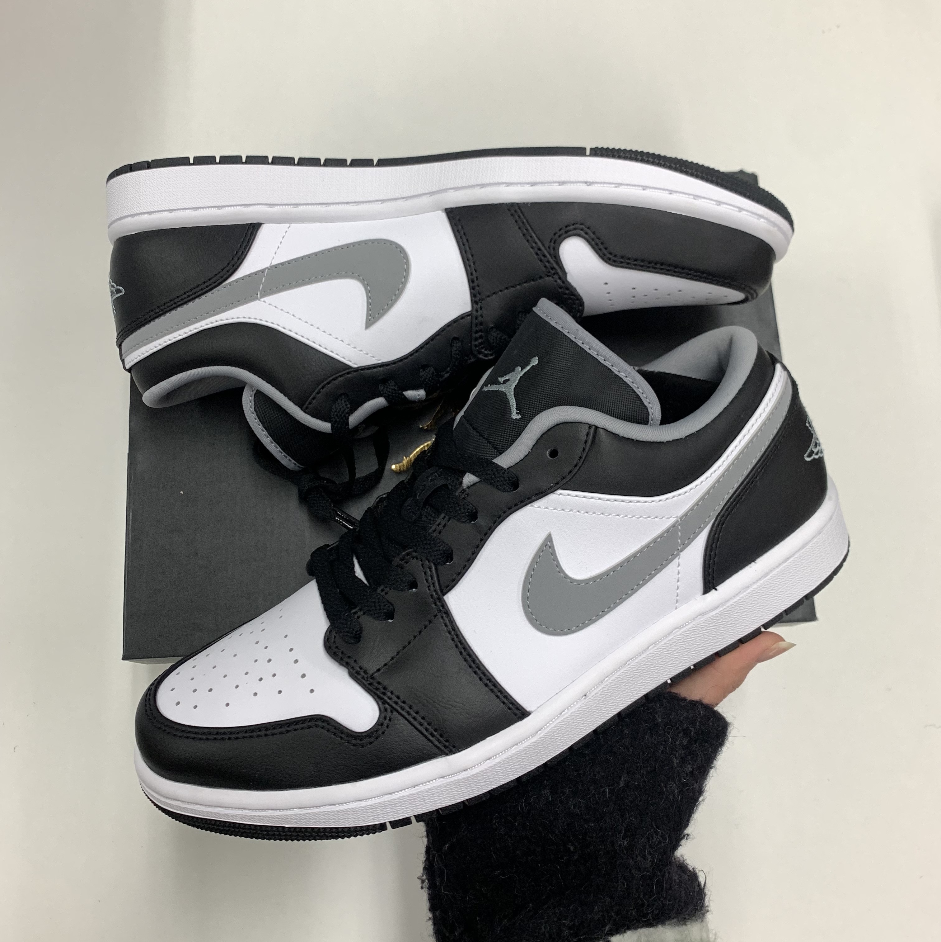 Jordan 1 Low Black Particle Grey 착용 스타일