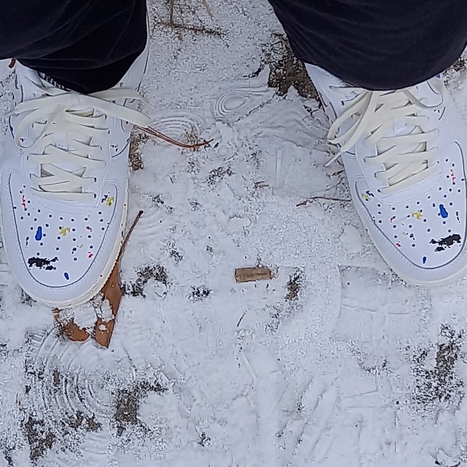 Nike Air Force 1 '07 LV8 Paint Splatter White 착용 스타일