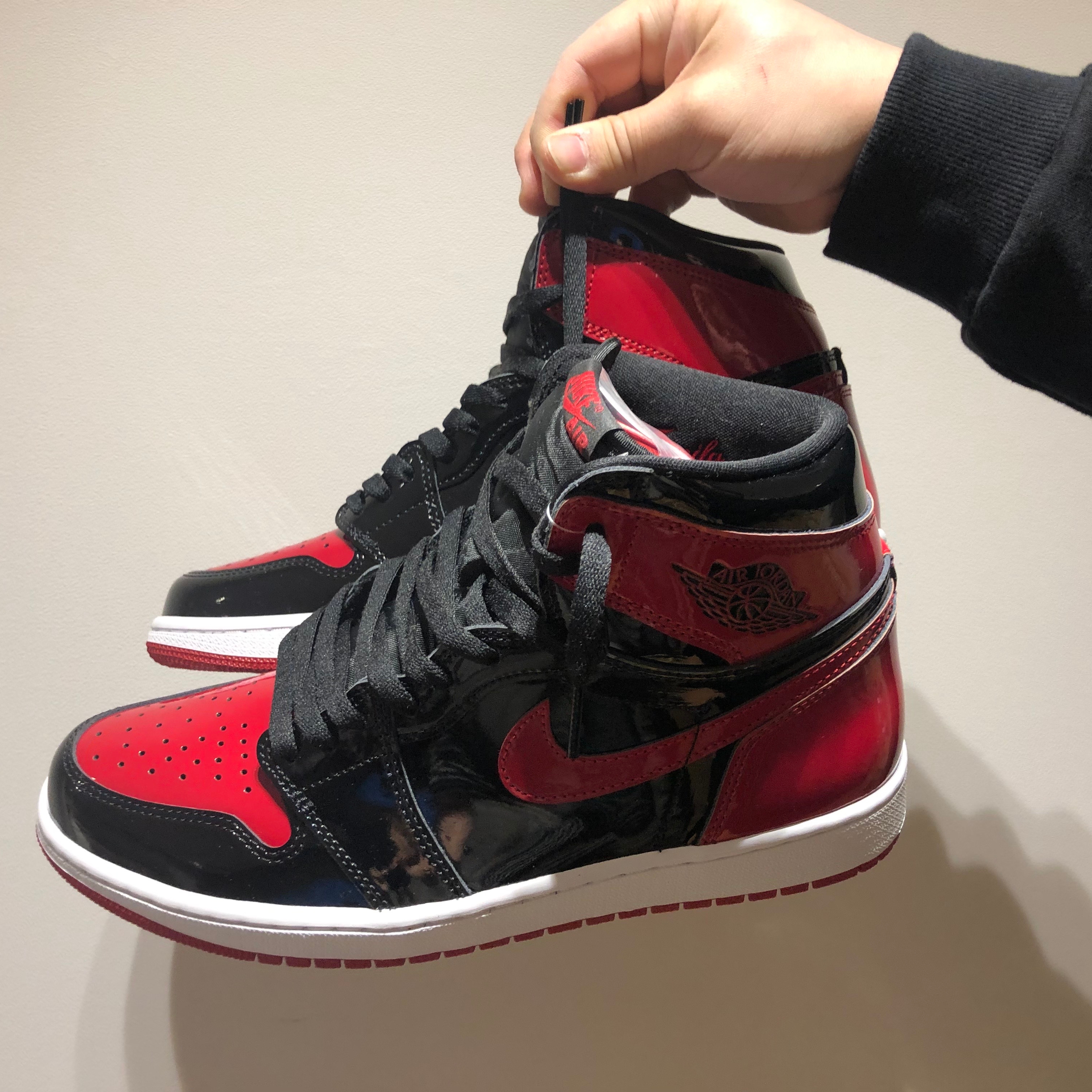 Jordan 1 Retro High OG Patent Bred 착용 스타일 - 2