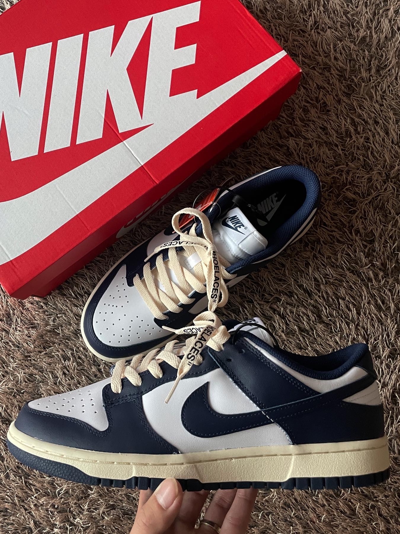 (W) Nike Dunk Low Vintage Midnight Navy 착용 스타일 - 1