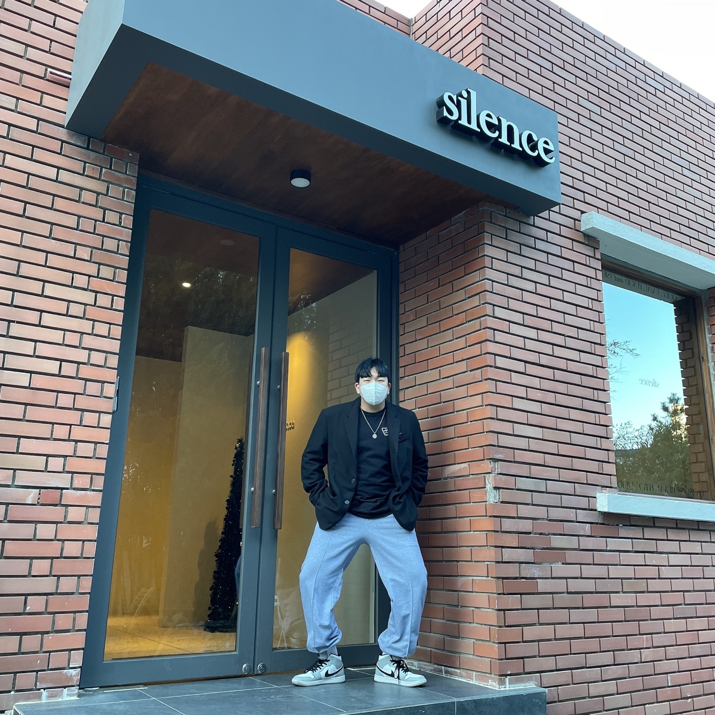 Jordan 1 Mid Light Smoke Grey 착용 스타일