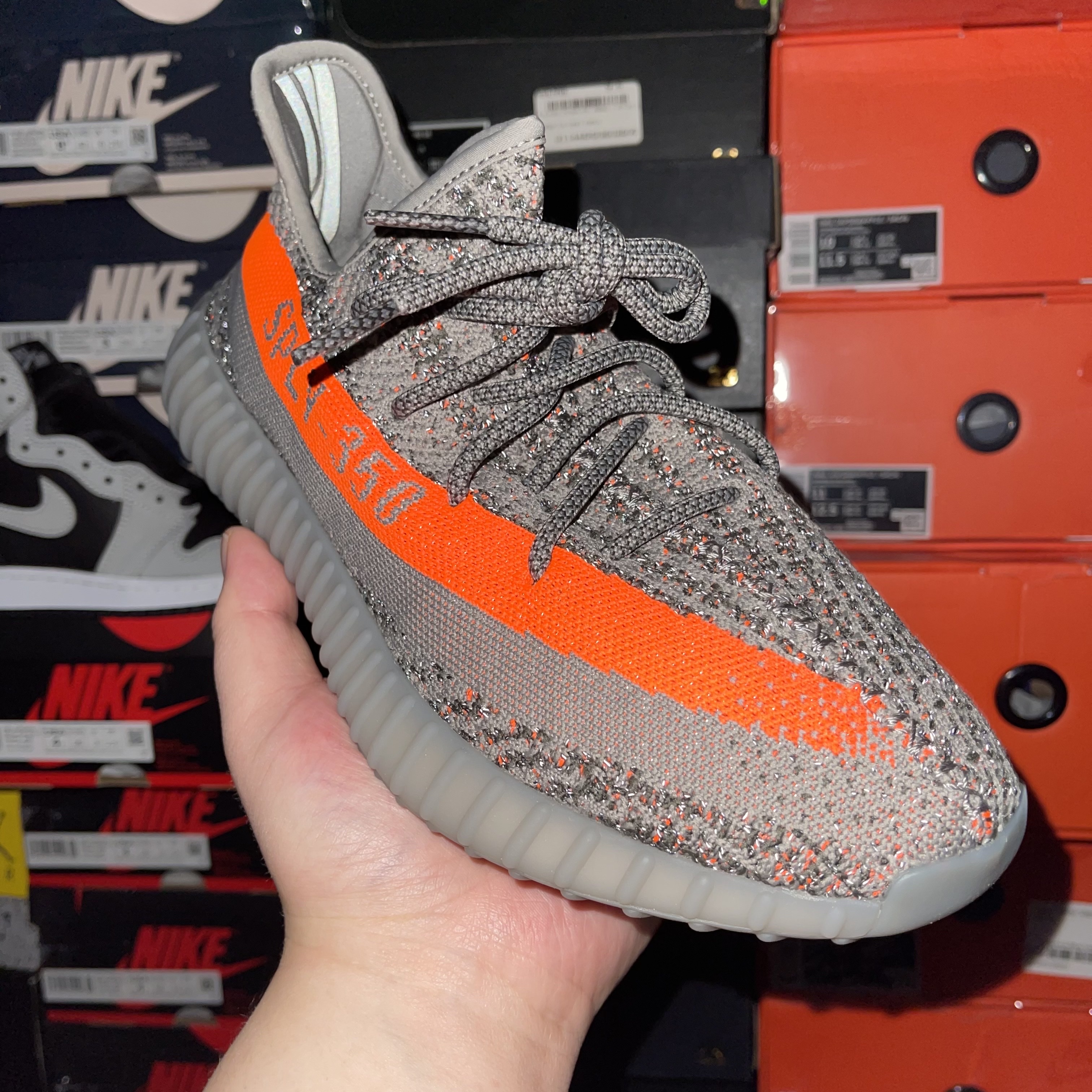 Adidas Yeezy Boost 350 V2 Beluga - Reflective 착용 스타일