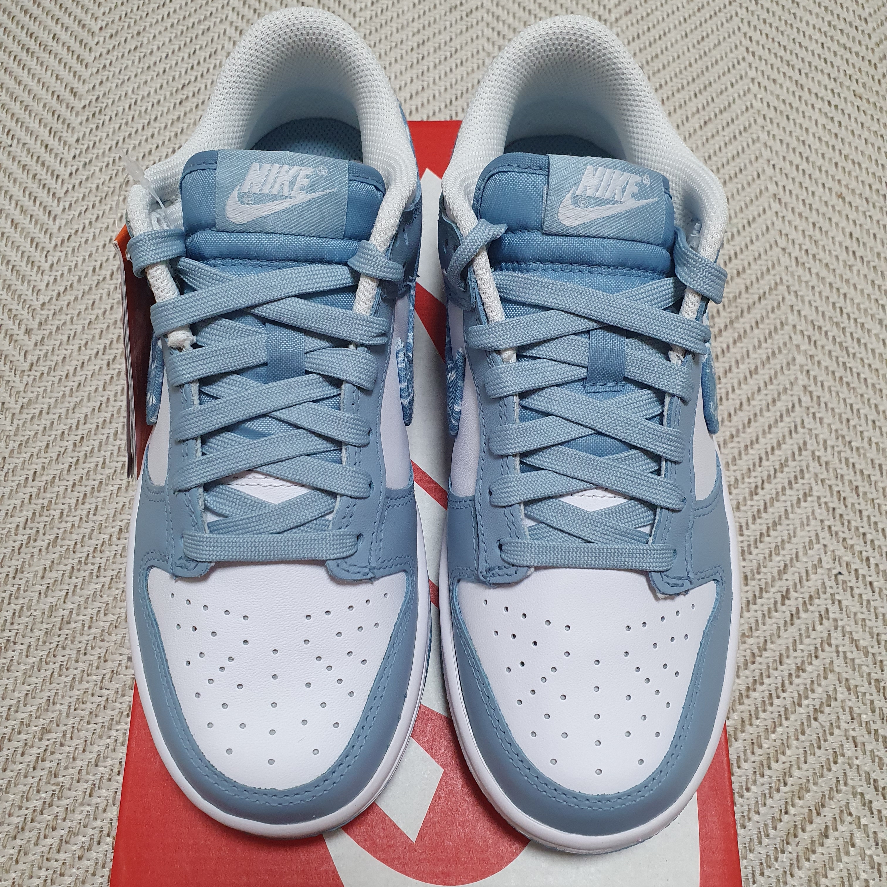 (W) Nike Dunk Low Essential Blue Paisley 착용 스타일 - 3