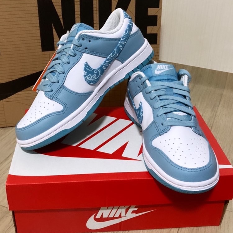 (W) Nike Dunk Low Essential Blue Paisley 착용 스타일