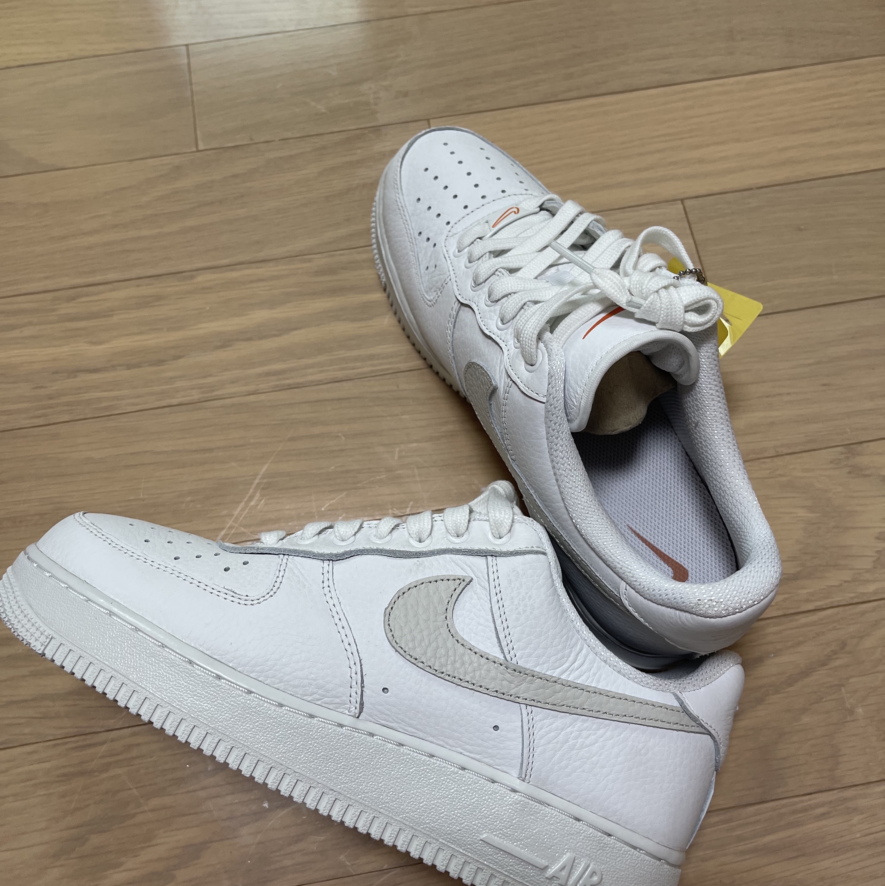 (W) Nike Air Force 1 '07 Light Bone 착용 스타일 - 2