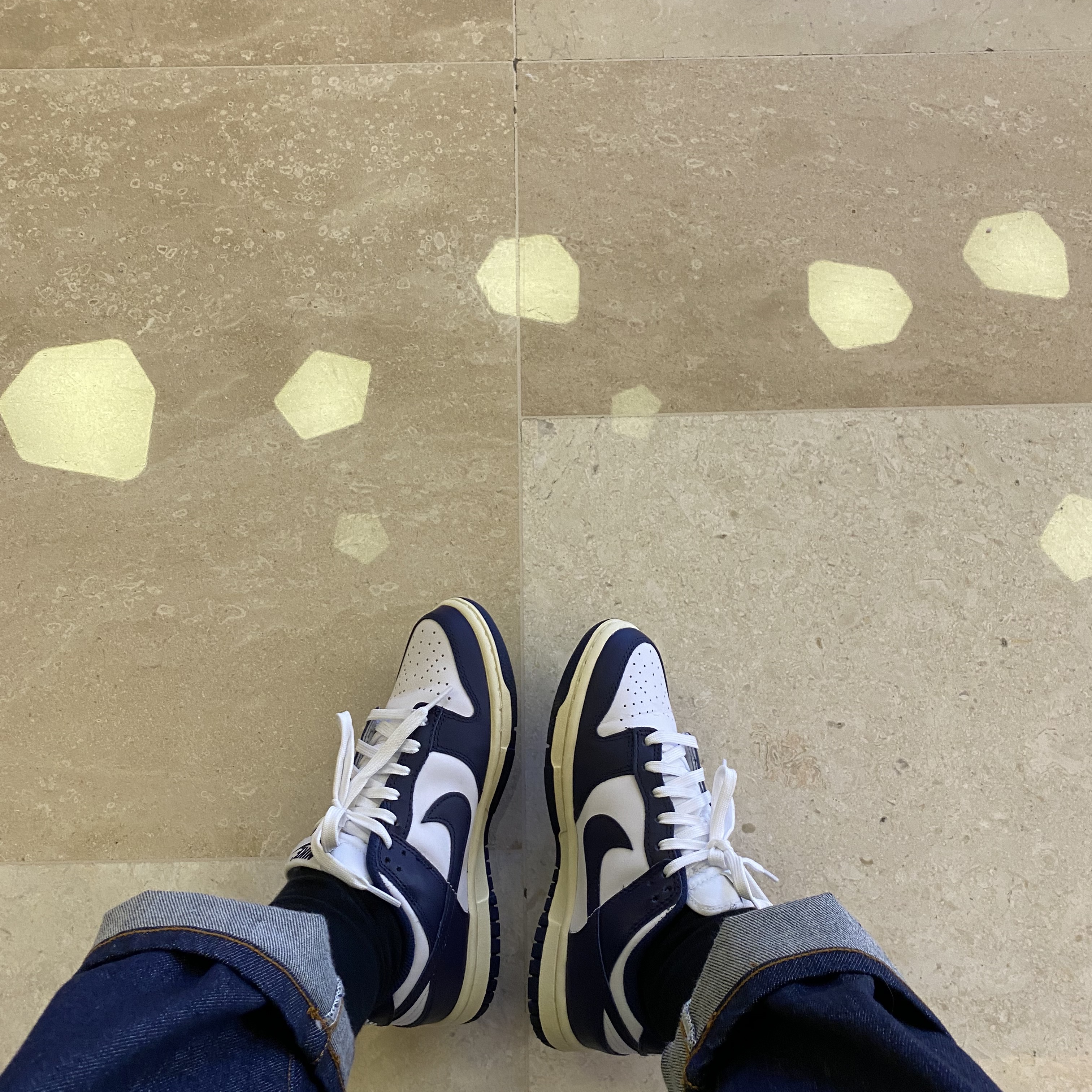 (W) Nike Dunk Low Vintage Midnight Navy 착용 스타일