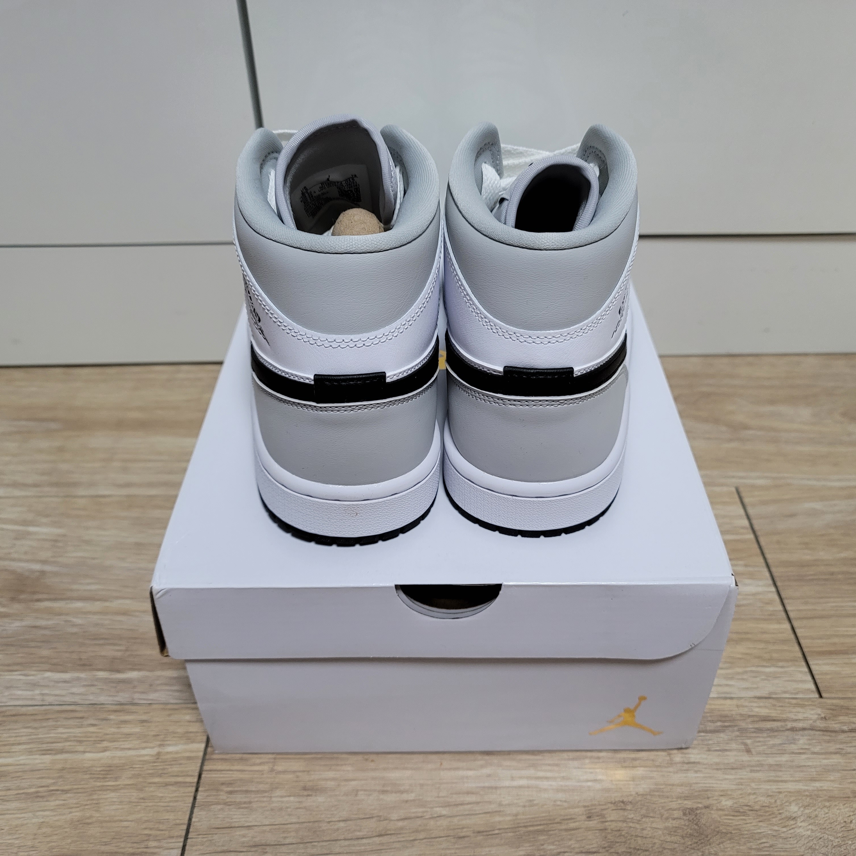 (W) Jordan 1 Mid Grey Fog 착용 스타일 - 3