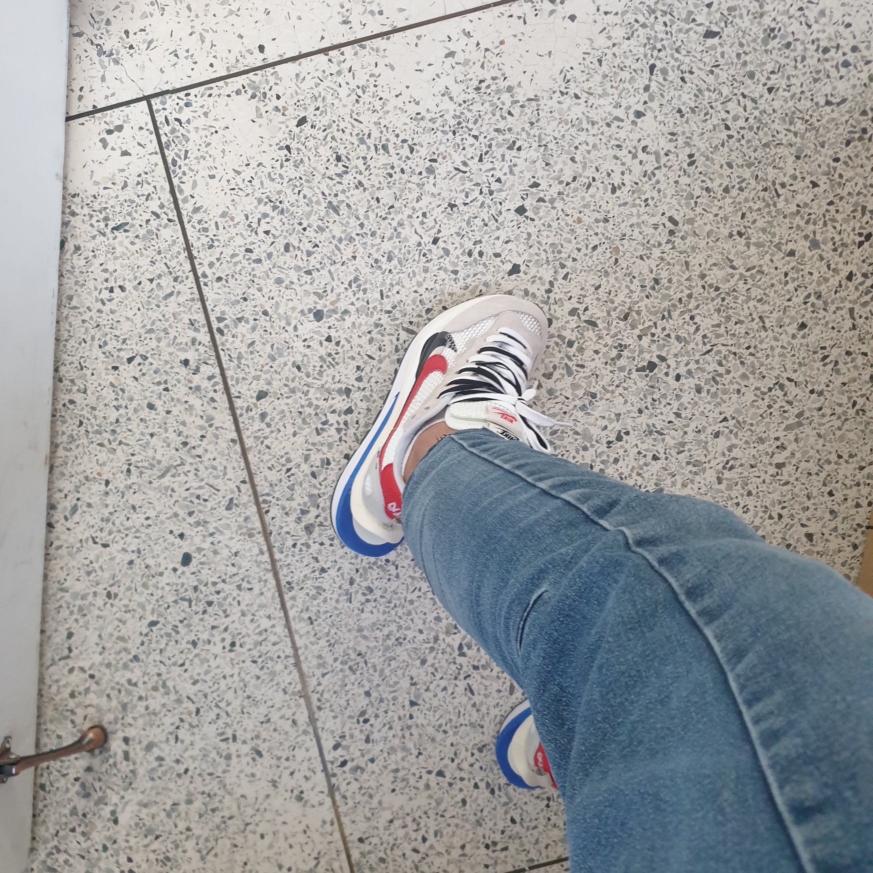 Nike x Sacai x Fragment LDWaffle Light Smoke Grey 착용 스타일